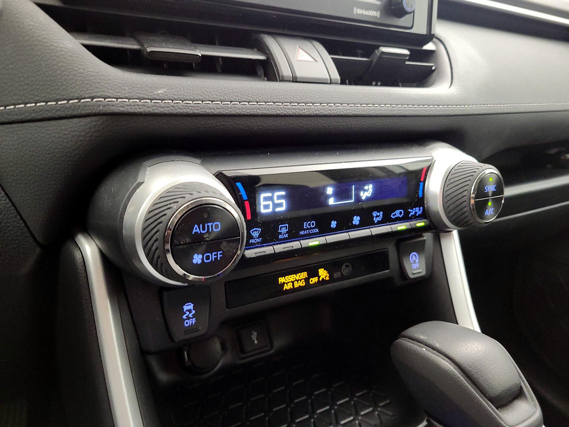 Thumbnail: 2020 Toyota RAV4 - 16