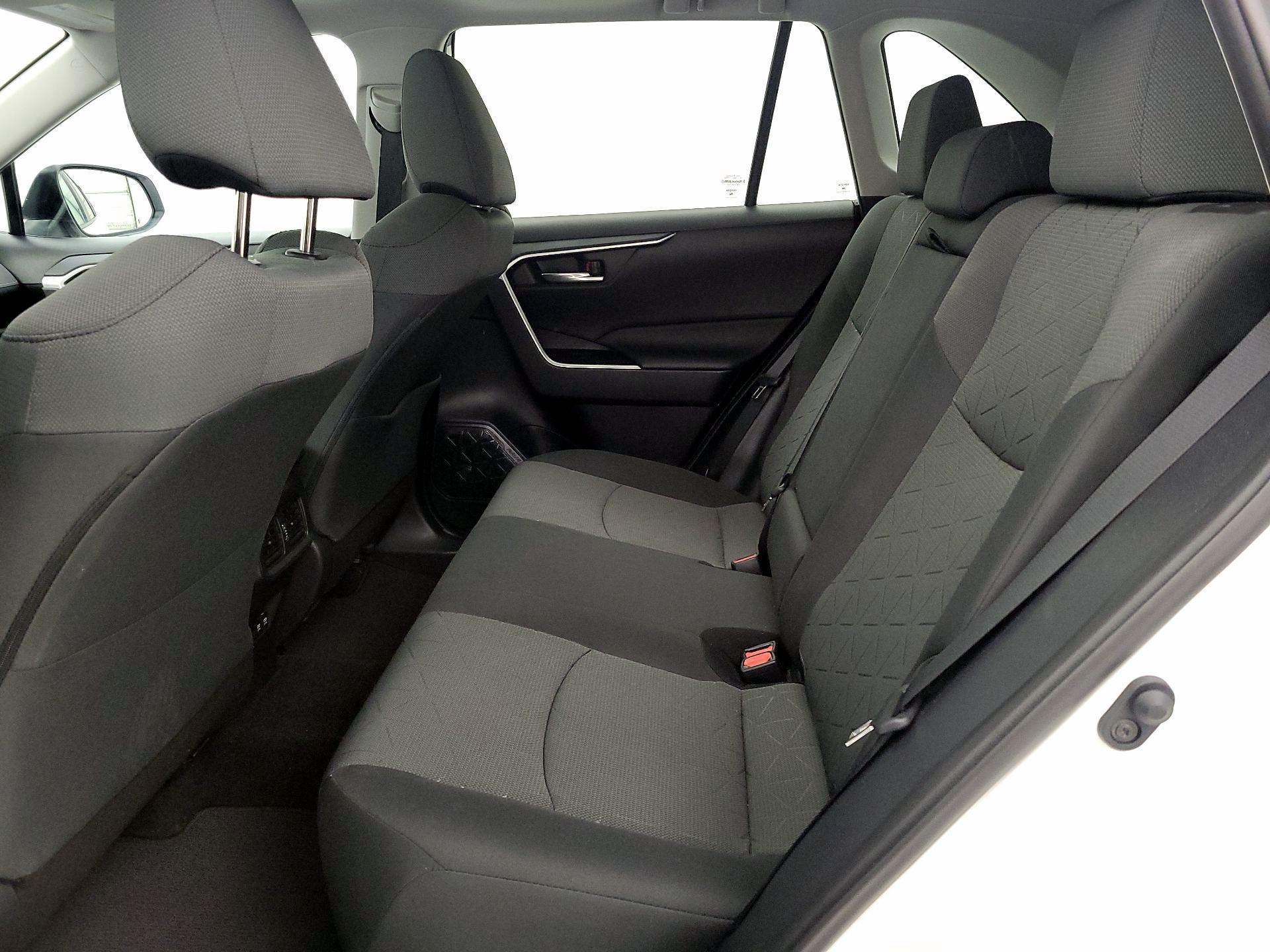 Thumbnail: 2020 Toyota RAV4 - 19