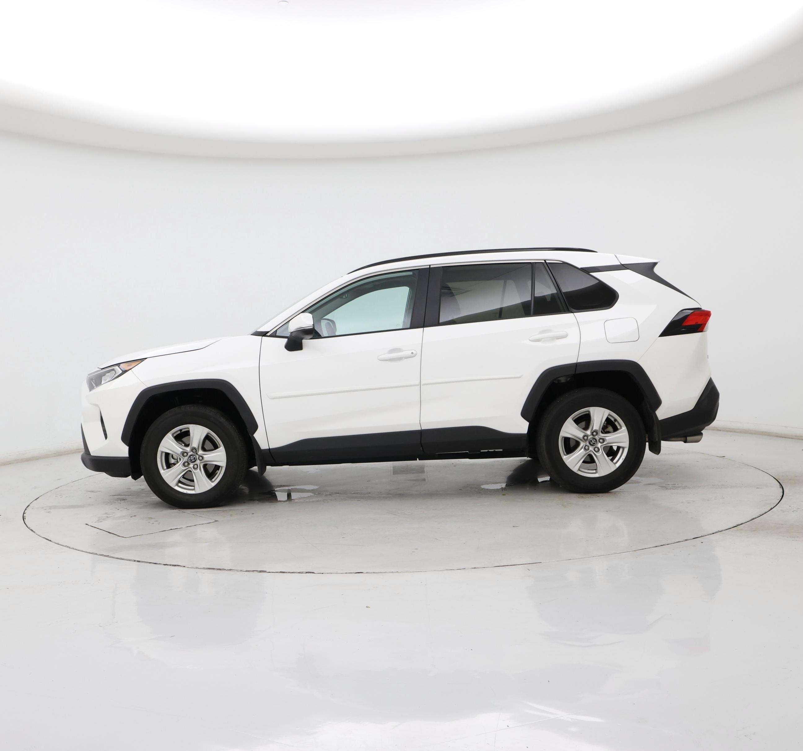 Thumbnail: 2020 Toyota RAV4 - 3