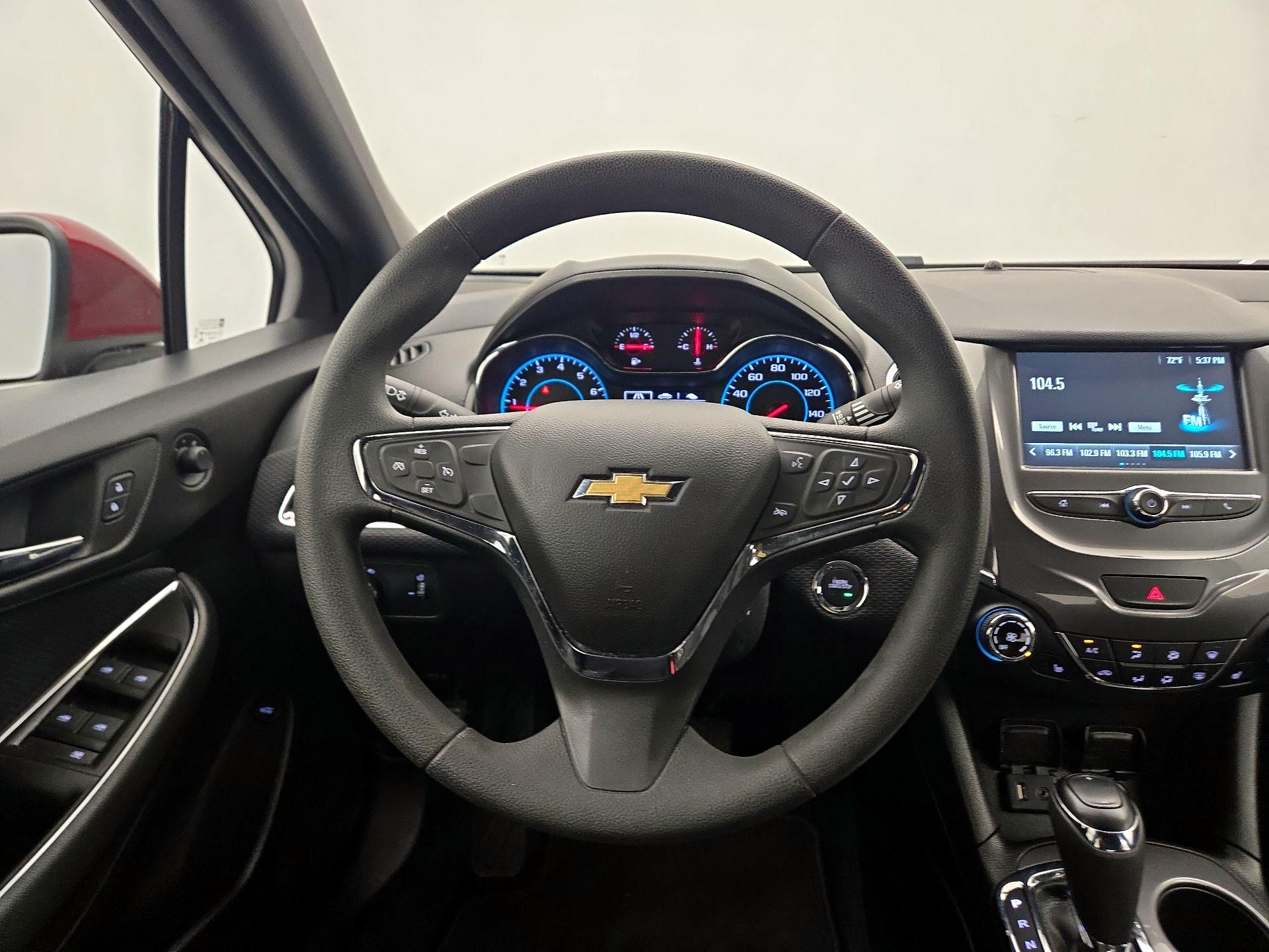 Thumbnail: 2018 Chevrolet Cruze - 10