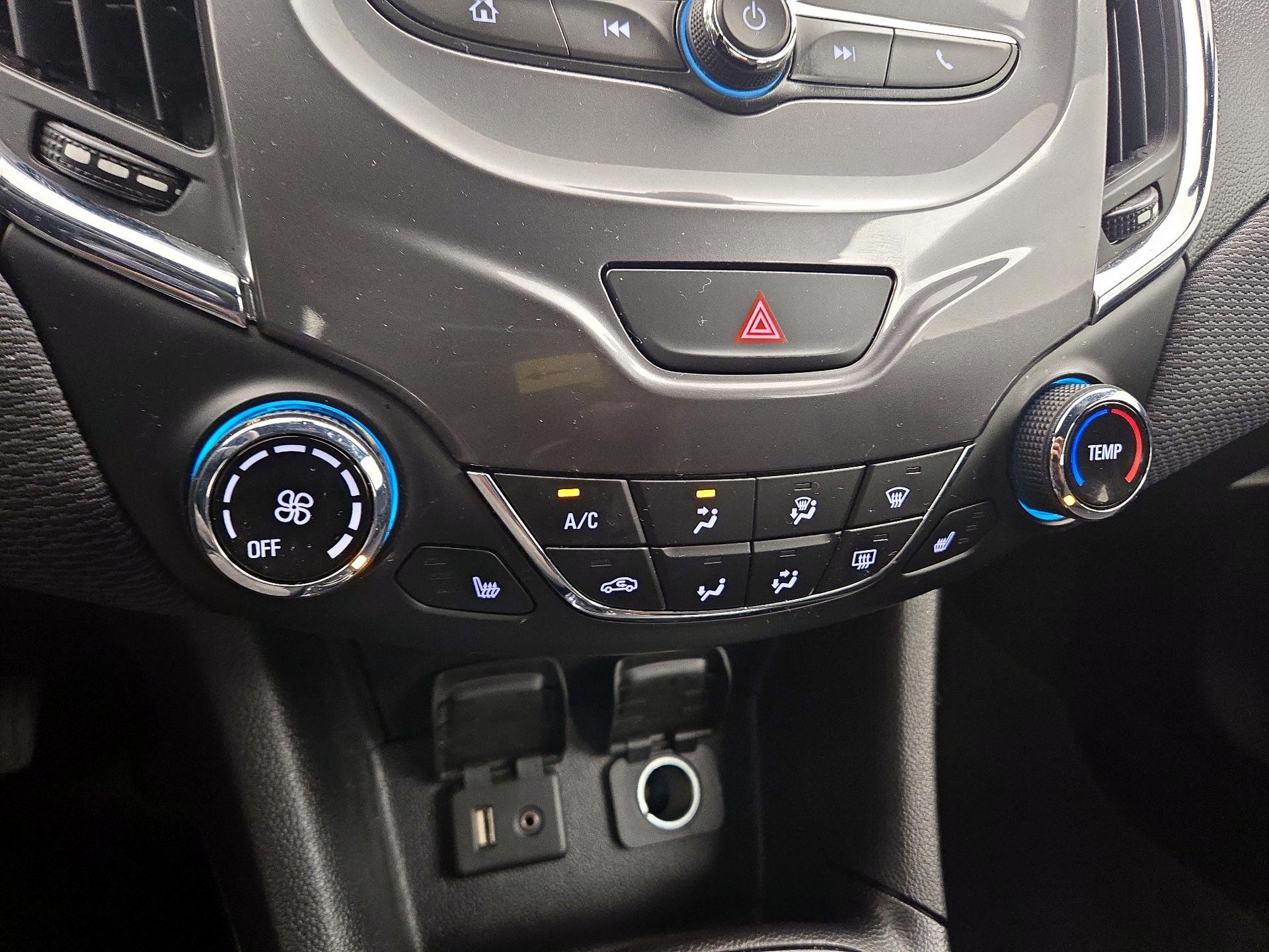 Thumbnail: 2018 Chevrolet Cruze - 16