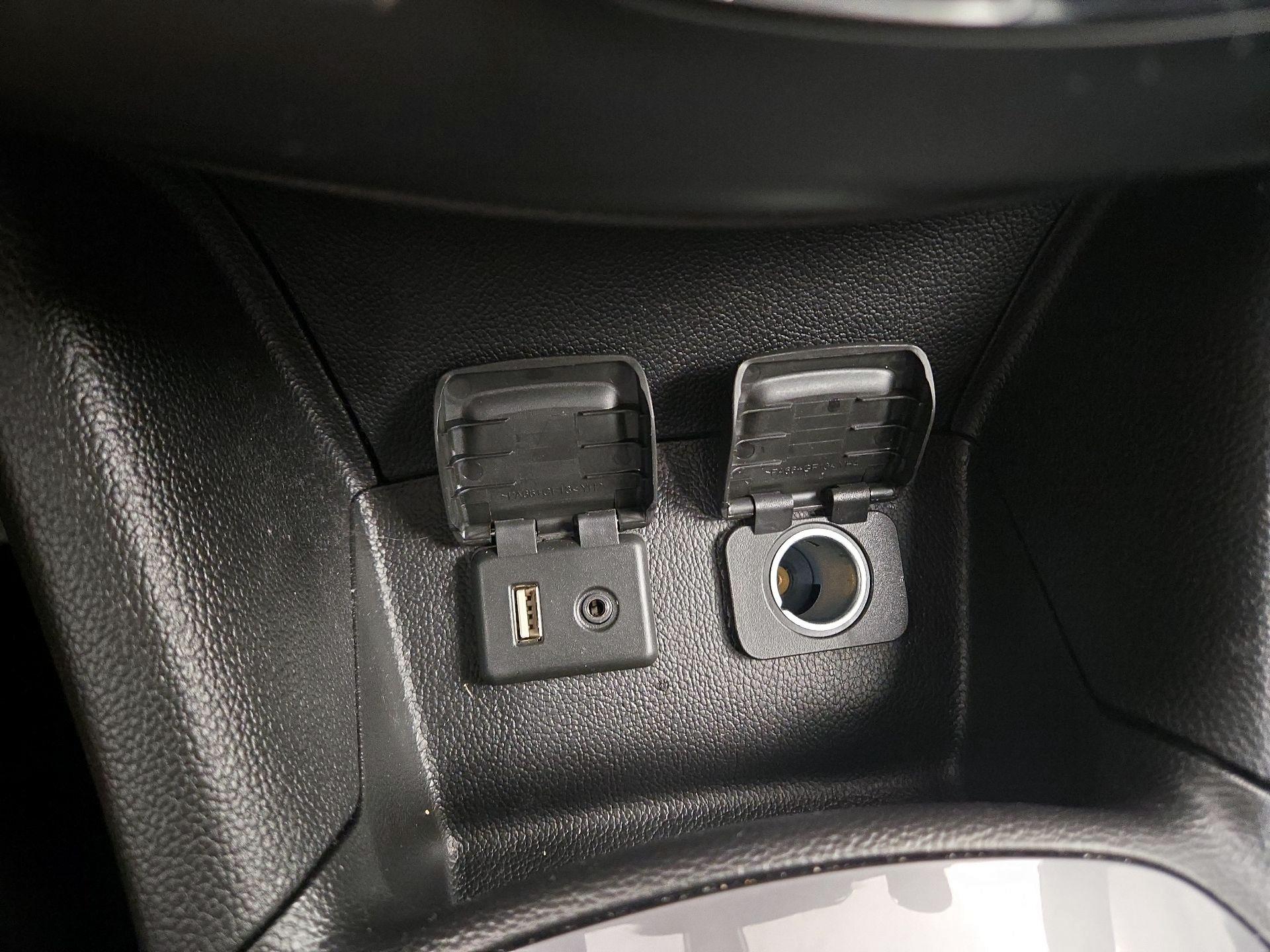 Thumbnail: 2018 Chevrolet Cruze - 18