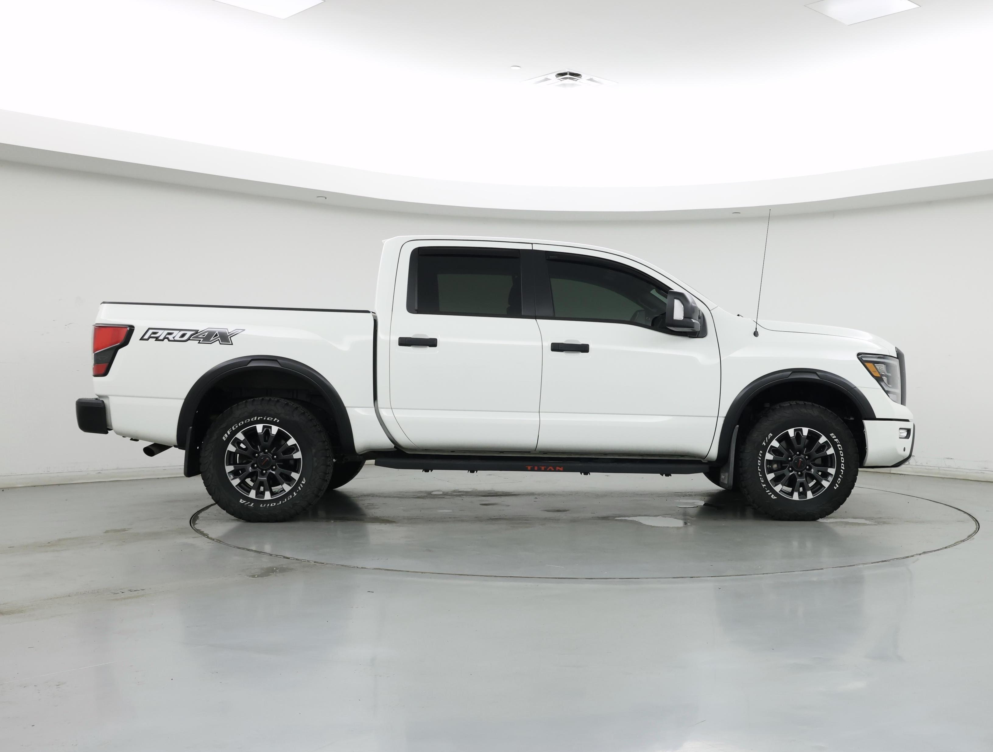 Thumbnail: 2021 Nissan Titan - 7