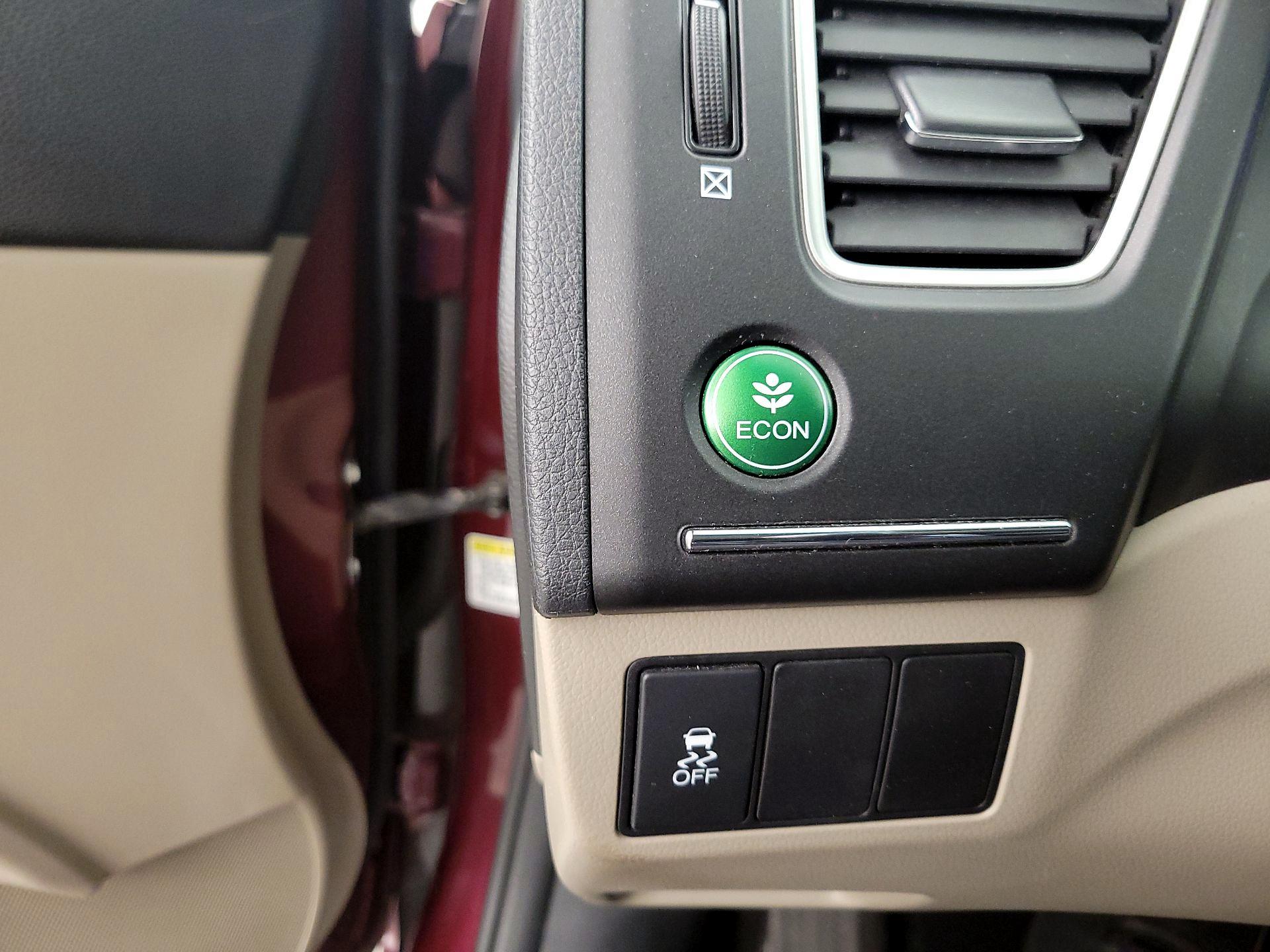 Thumbnail: 2015 Honda Civic - 13