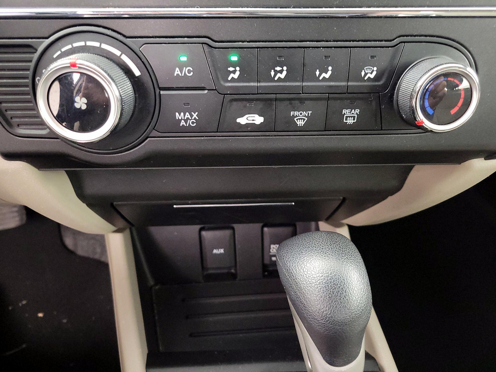 Thumbnail: 2015 Honda Civic - 16