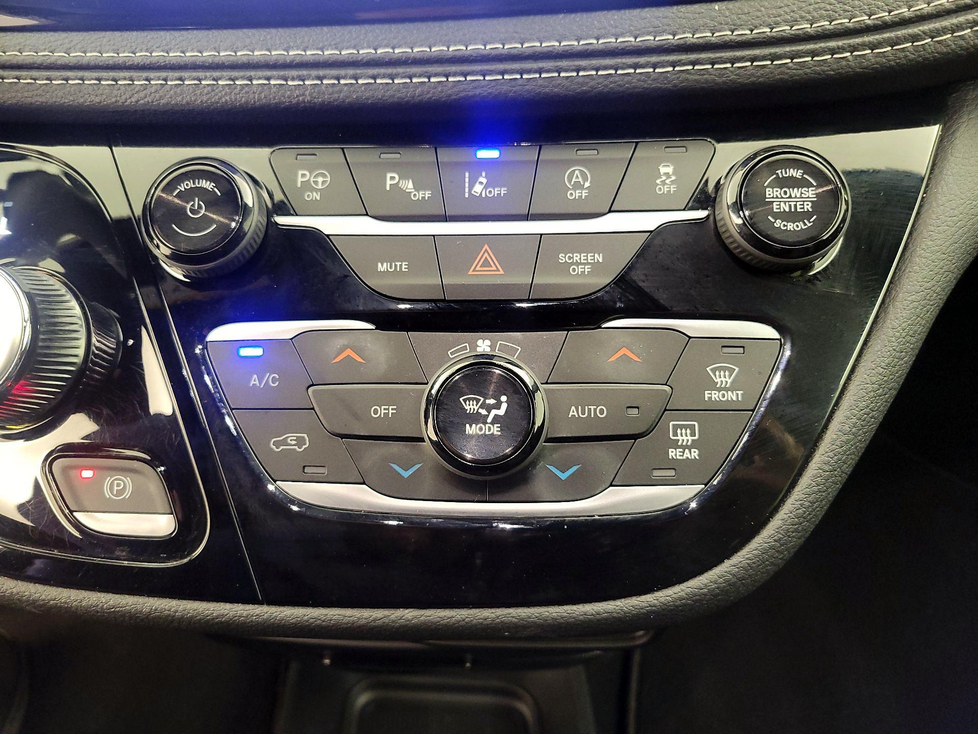 Thumbnail: 2024 Chrysler Pacifica - 16