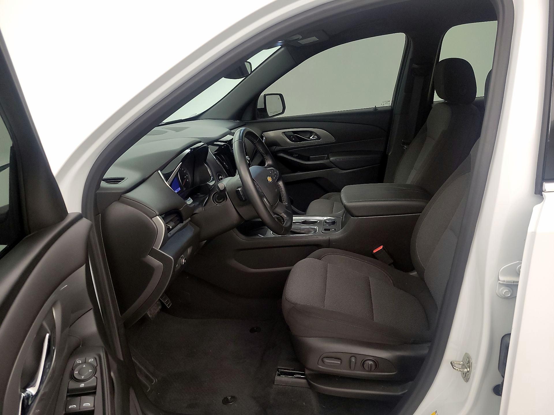 Thumbnail: 2023 Chevrolet Traverse - 11