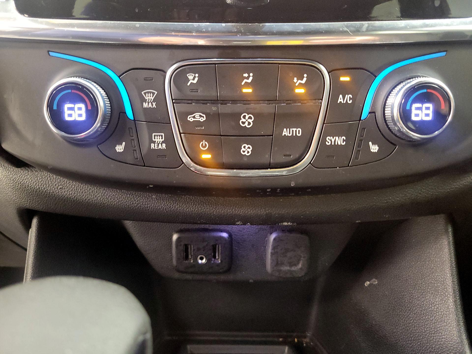 Thumbnail: 2023 Chevrolet Traverse - 16