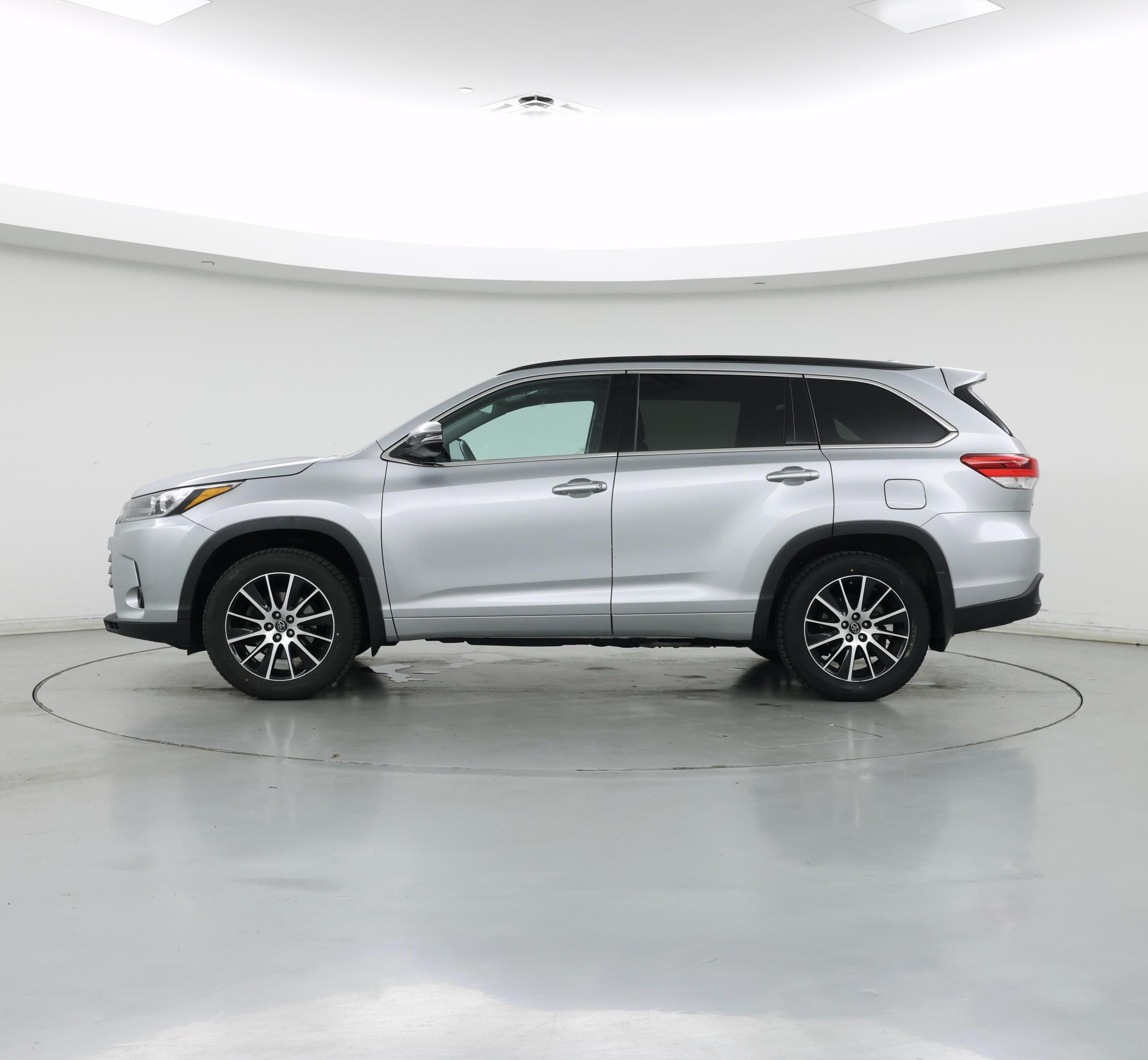 Thumbnail: 2017 Toyota Highlander - 3