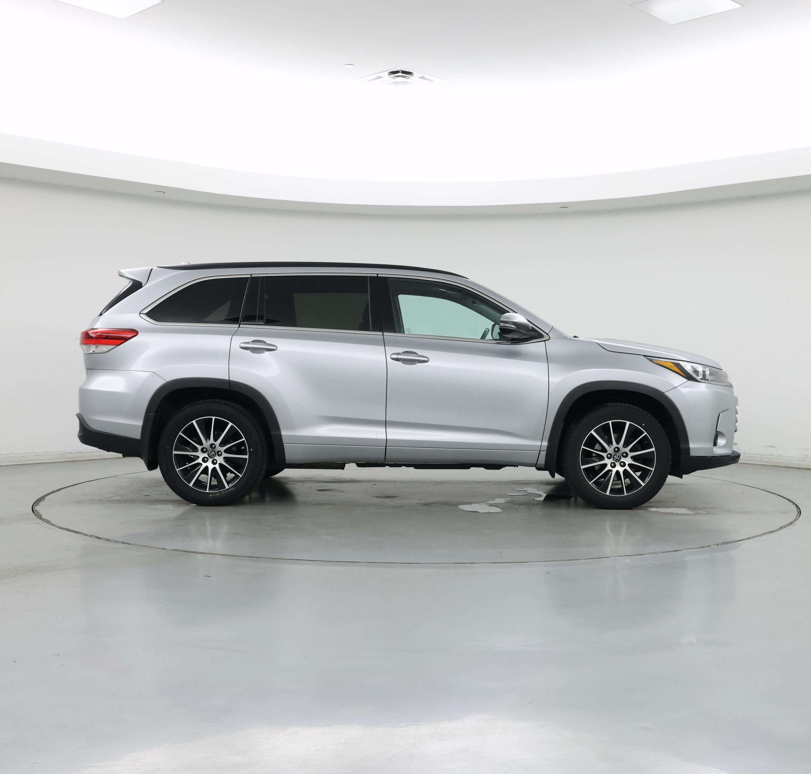 Thumbnail: 2017 Toyota Highlander - 7