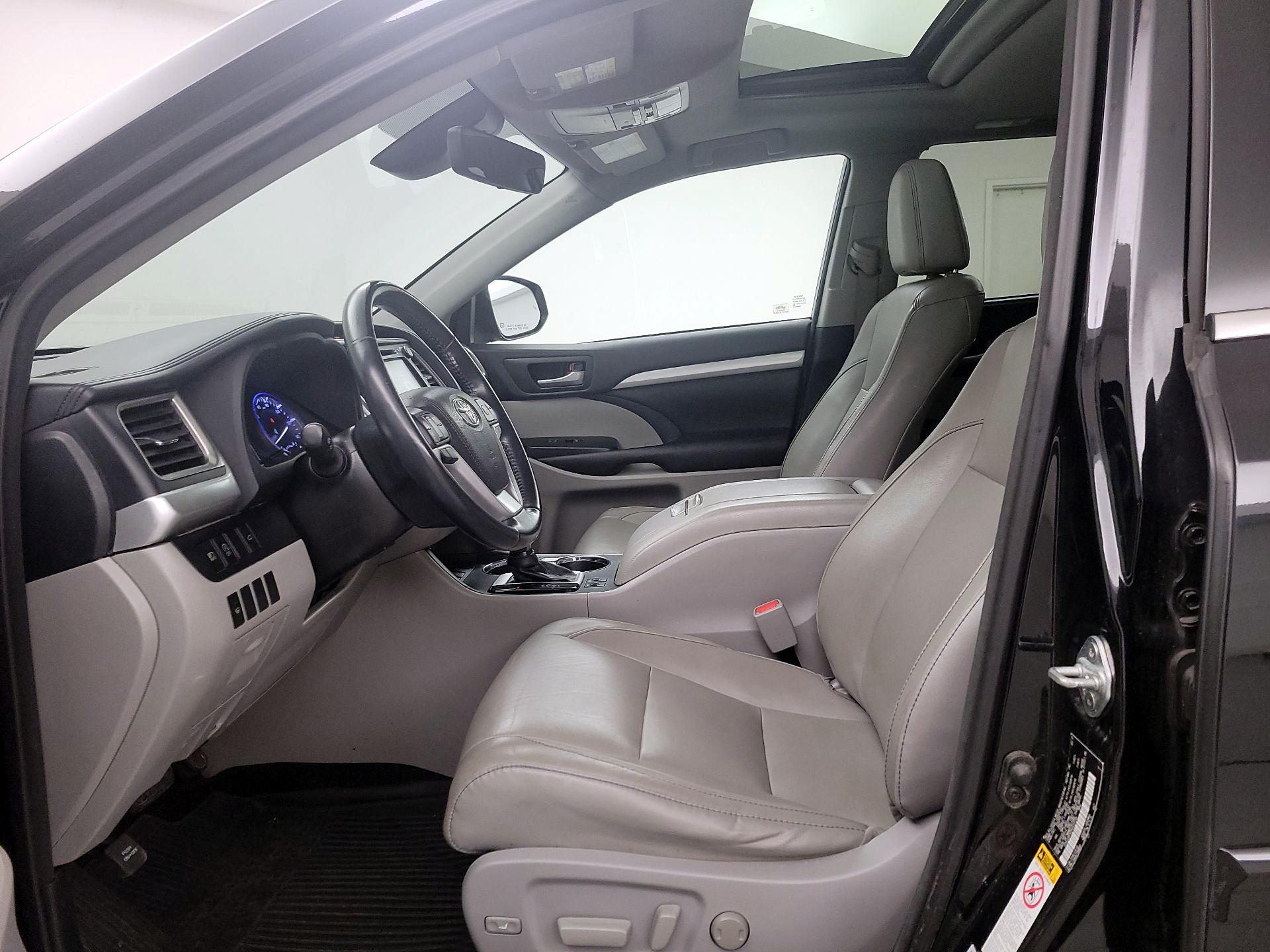 Thumbnail: 2017 Toyota Highlander - 11