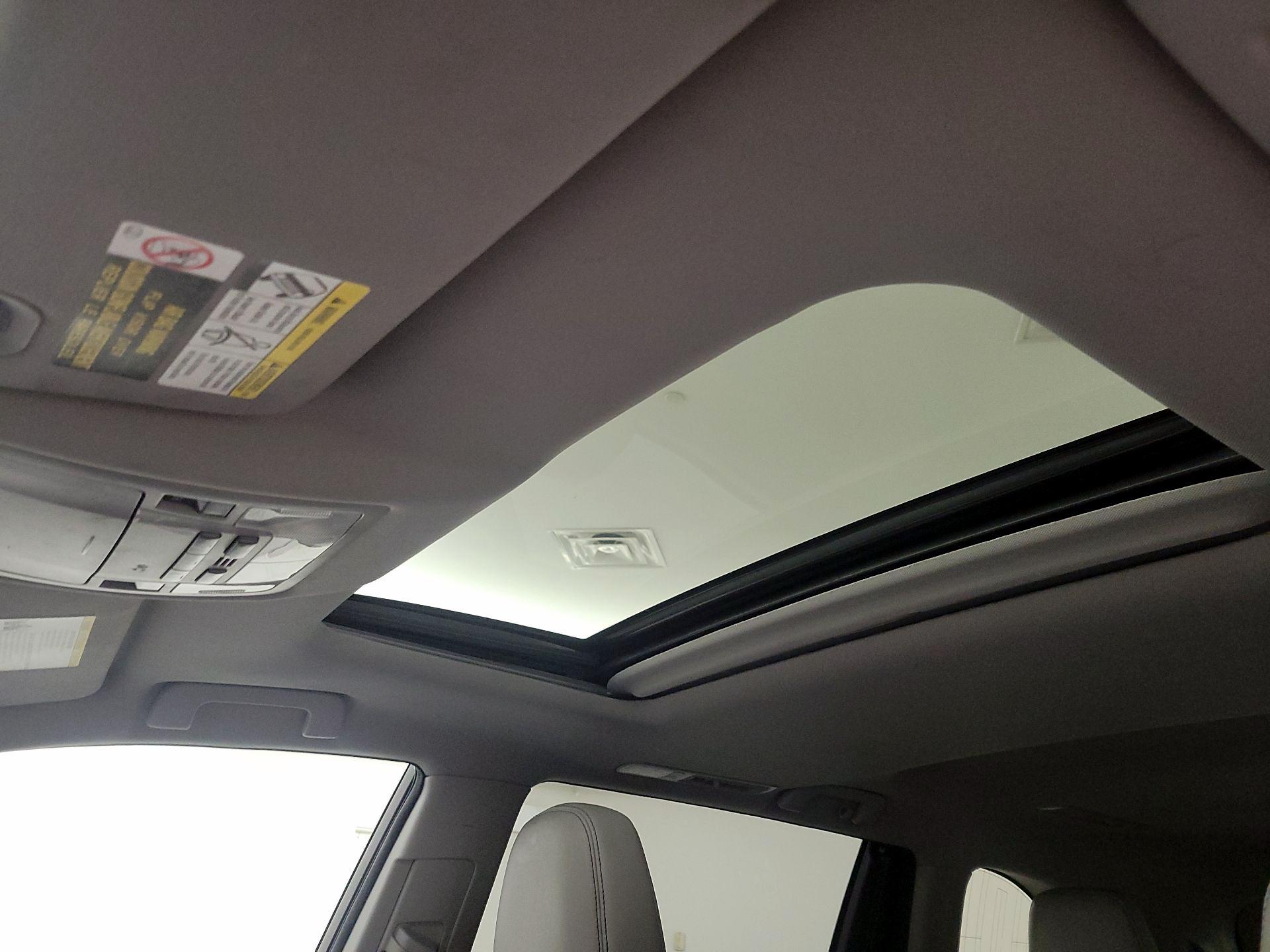 Thumbnail: 2017 Toyota Highlander - 20