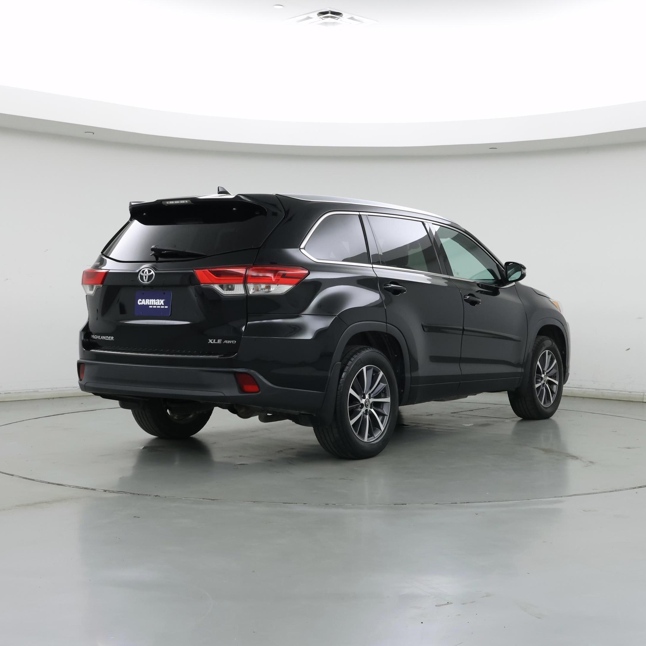 Thumbnail: 2017 Toyota Highlander - 8
