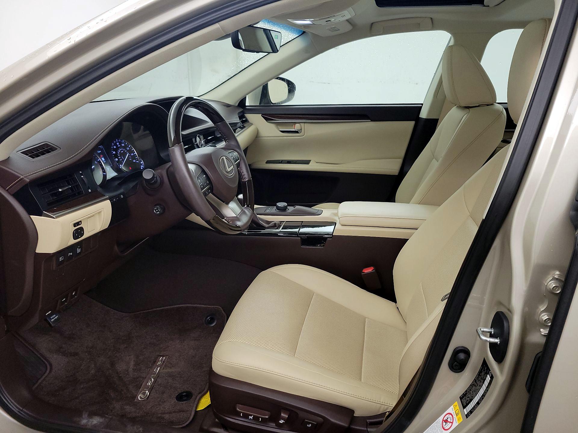 Thumbnail: 2017 Lexus ES - 11
