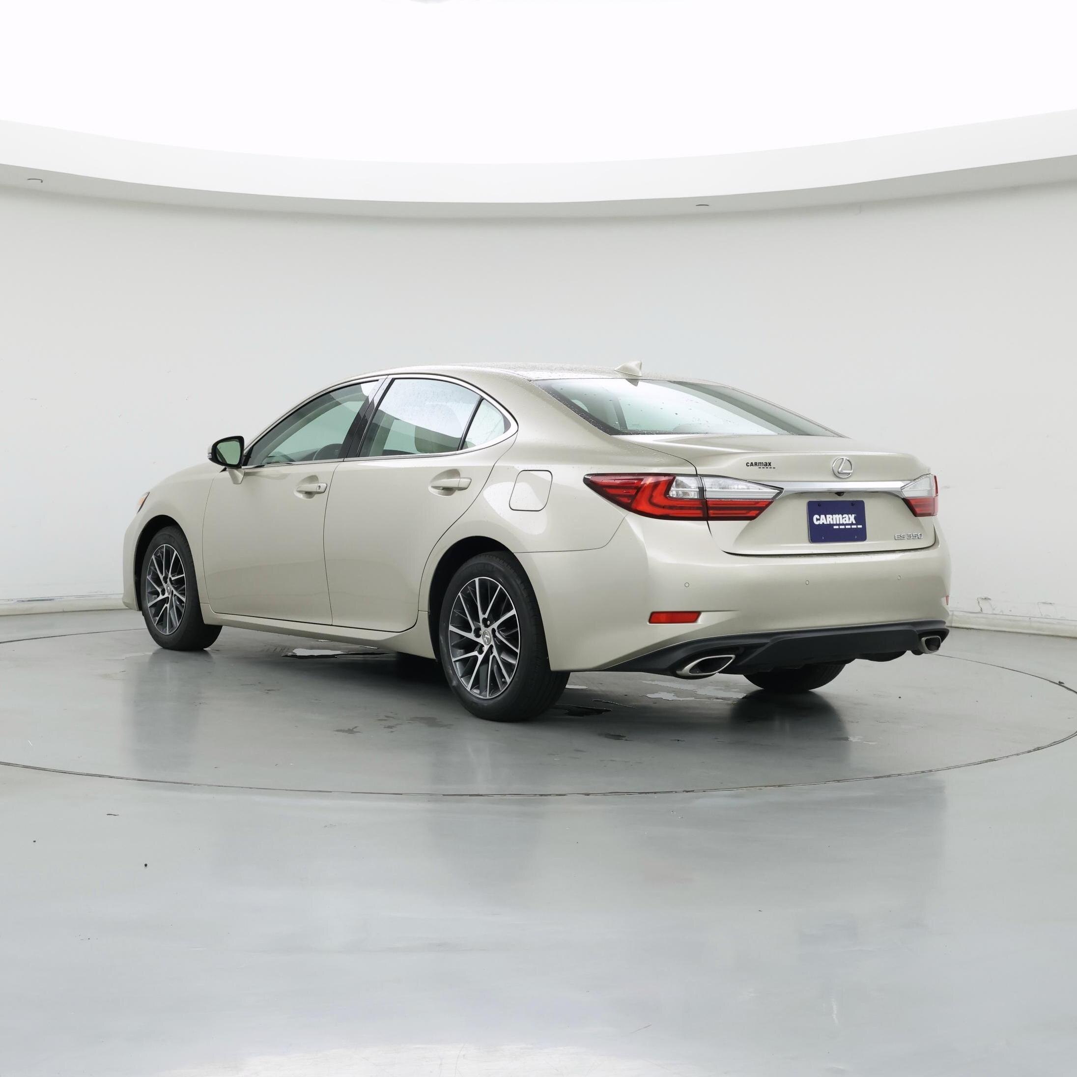 Thumbnail: 2017 Lexus ES - 2