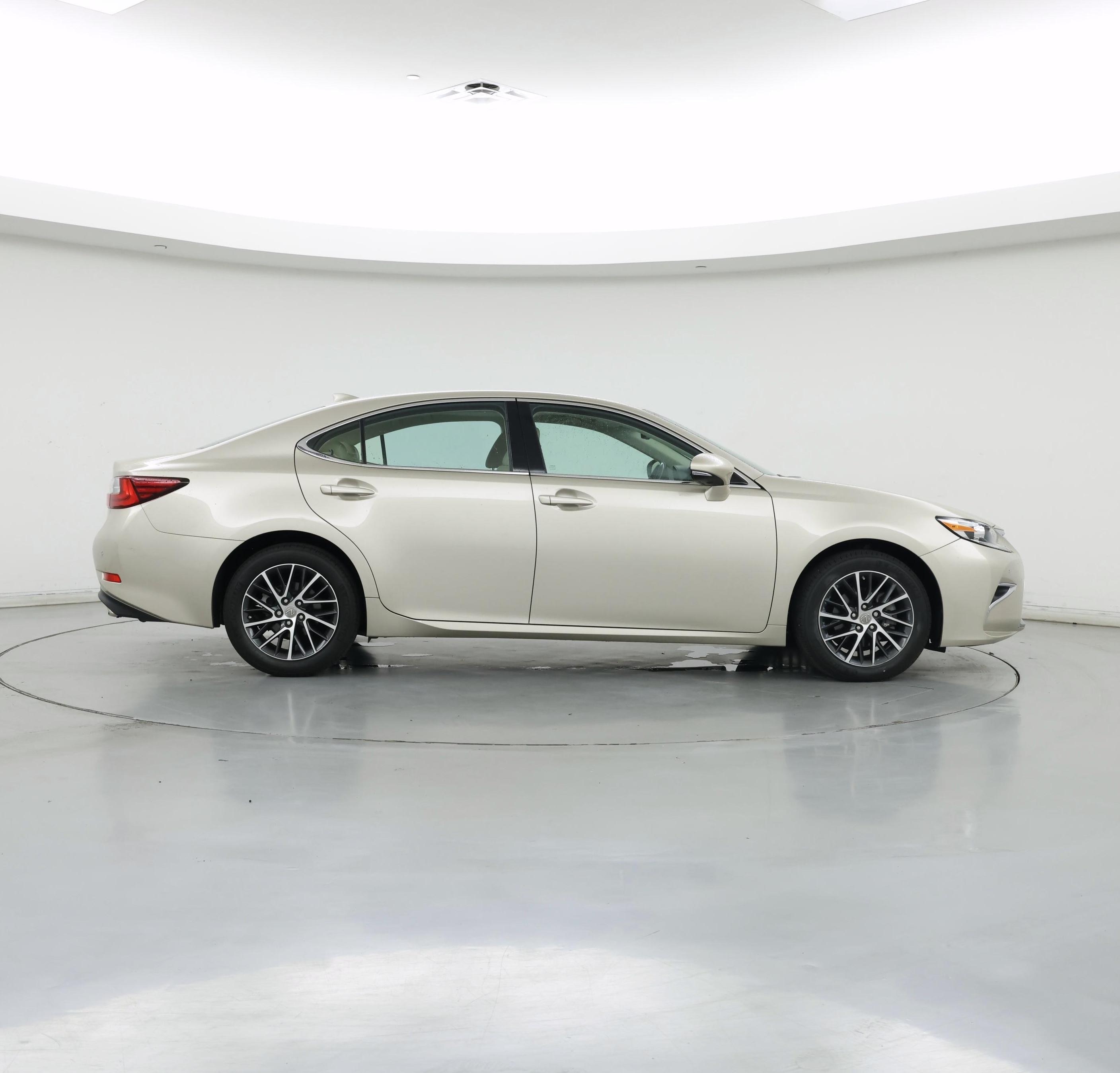 Thumbnail: 2017 Lexus ES - 7
