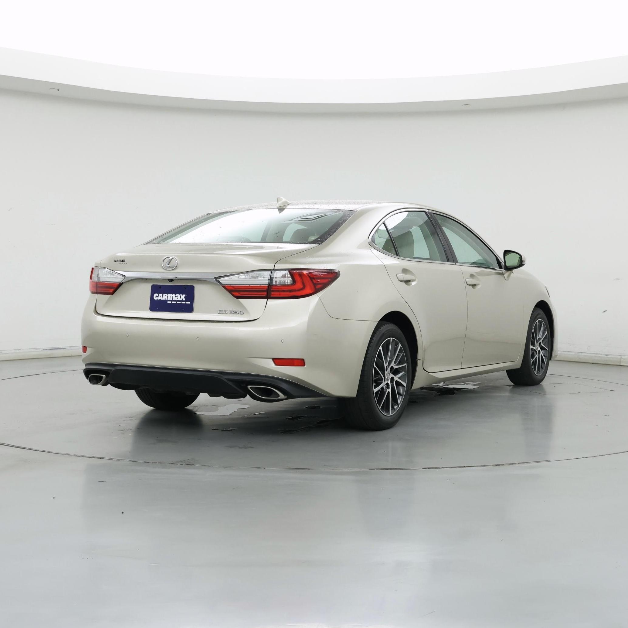 Thumbnail: 2017 Lexus ES - 8