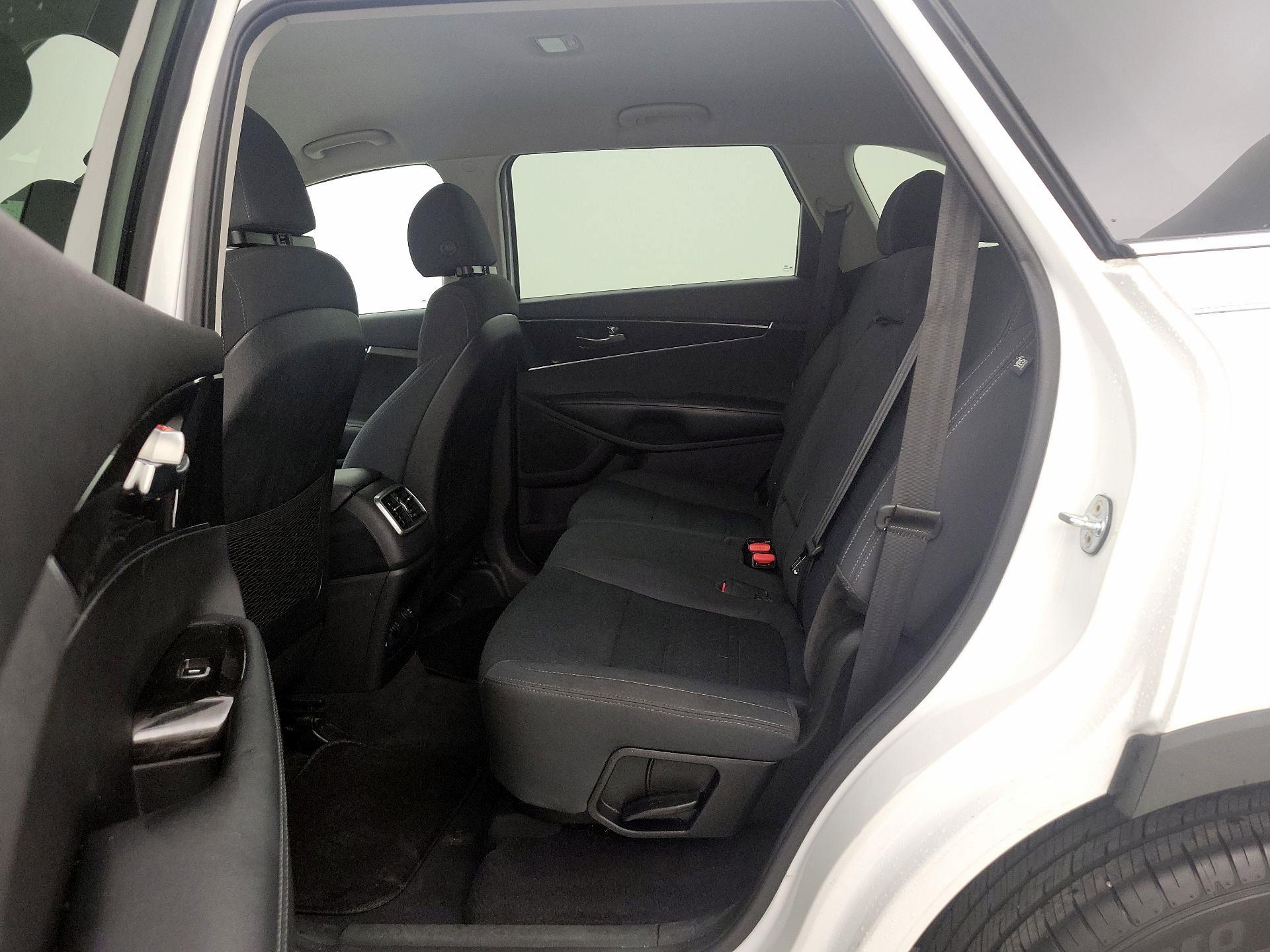 Thumbnail: 2018 Kia Sorento - 19