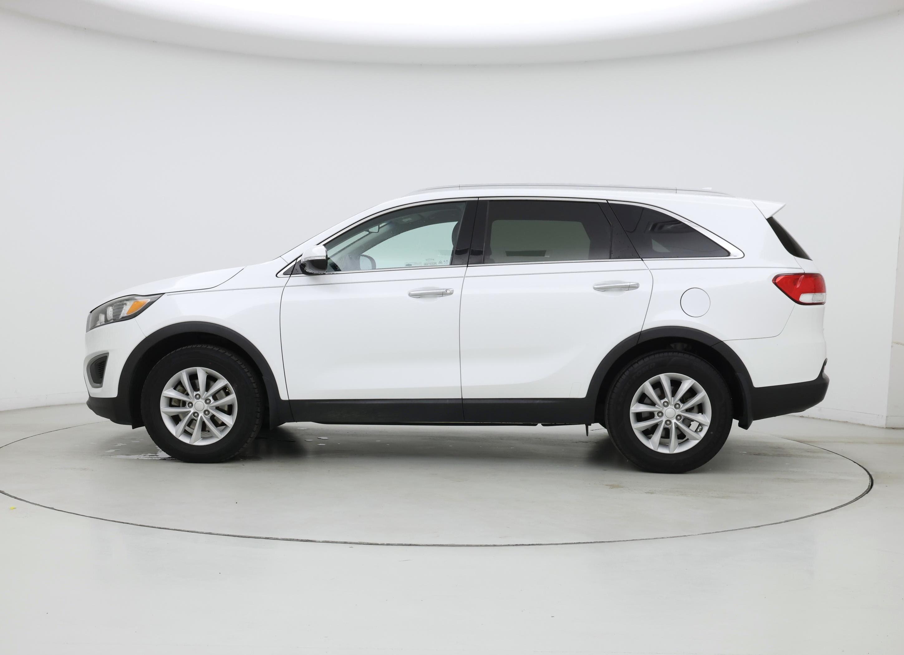 Thumbnail: 2018 Kia Sorento - 3