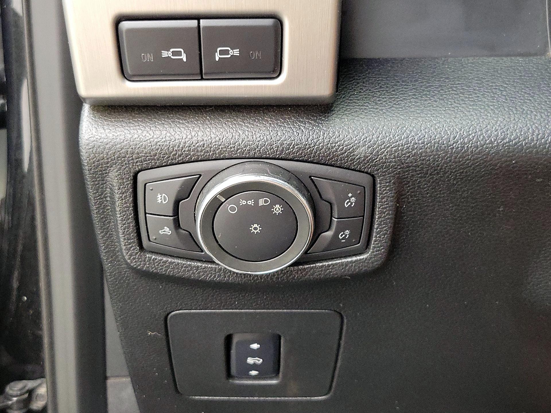 Thumbnail: 2015 Ford F-150 - 13