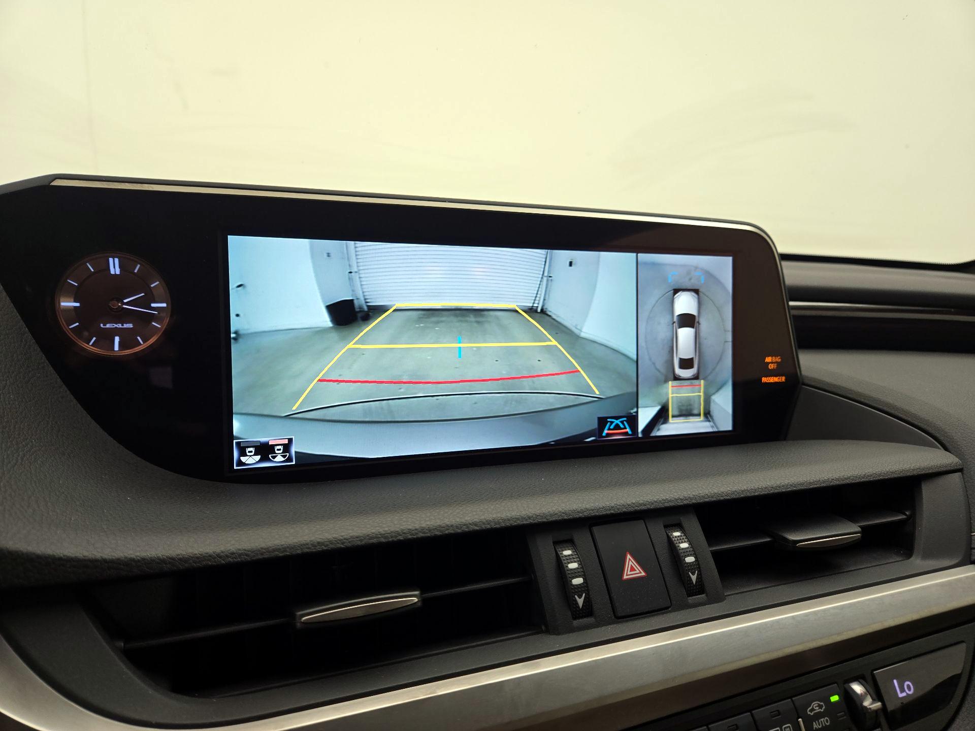 Thumbnail: 2019 Lexus ES - 15