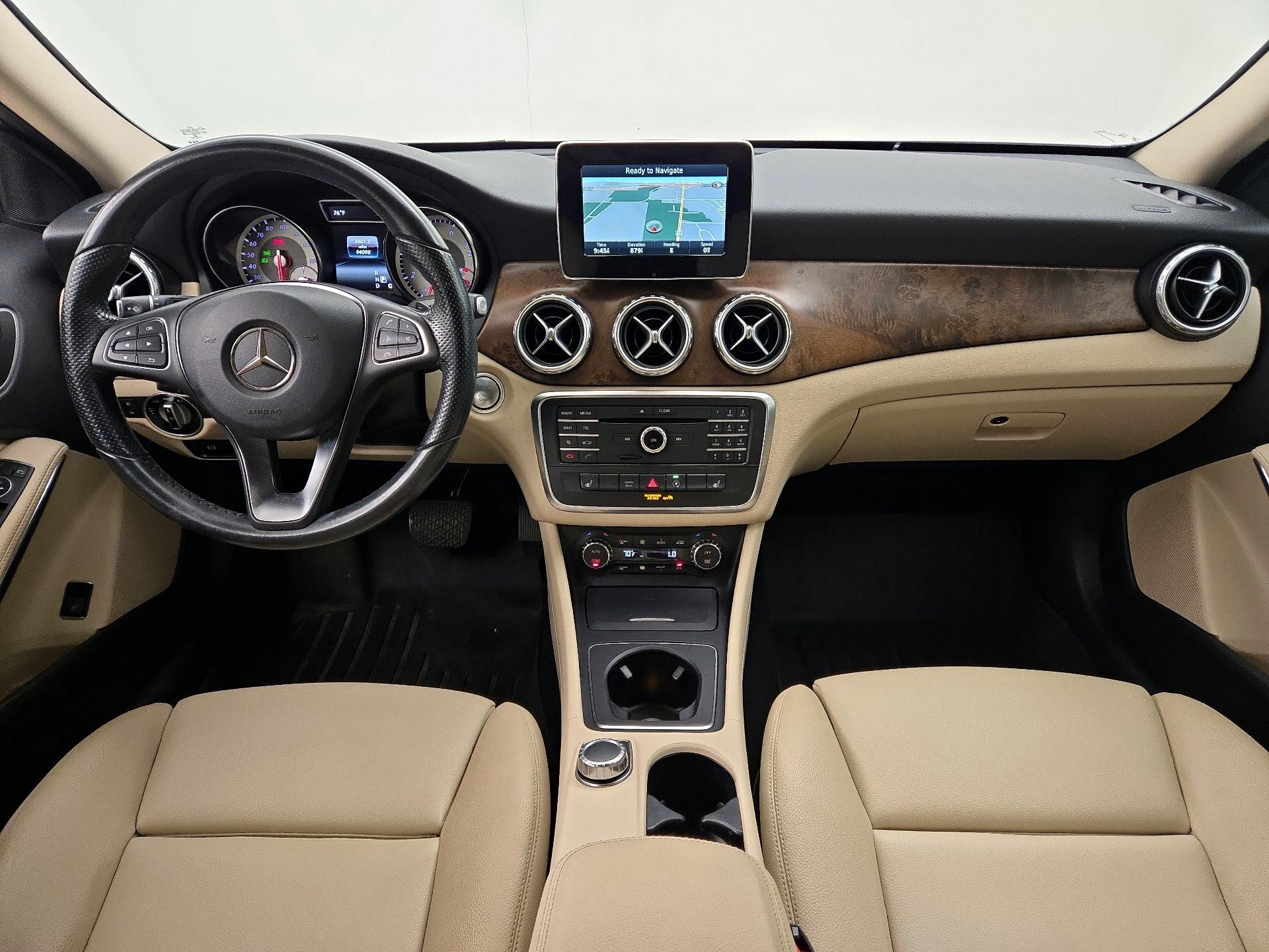 Thumbnail: 2016 Mercedes-Benz GLA - 9