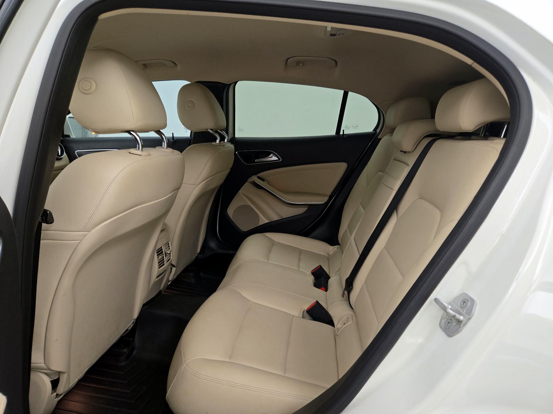 Thumbnail: 2016 Mercedes-Benz GLA - 19