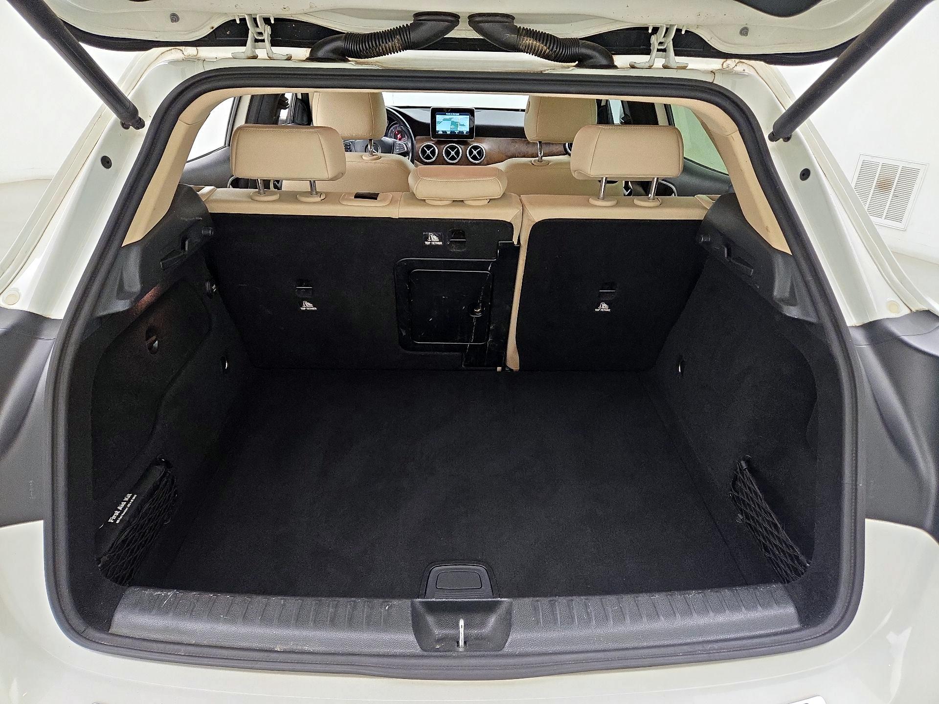 Thumbnail: 2016 Mercedes-Benz GLA - 20