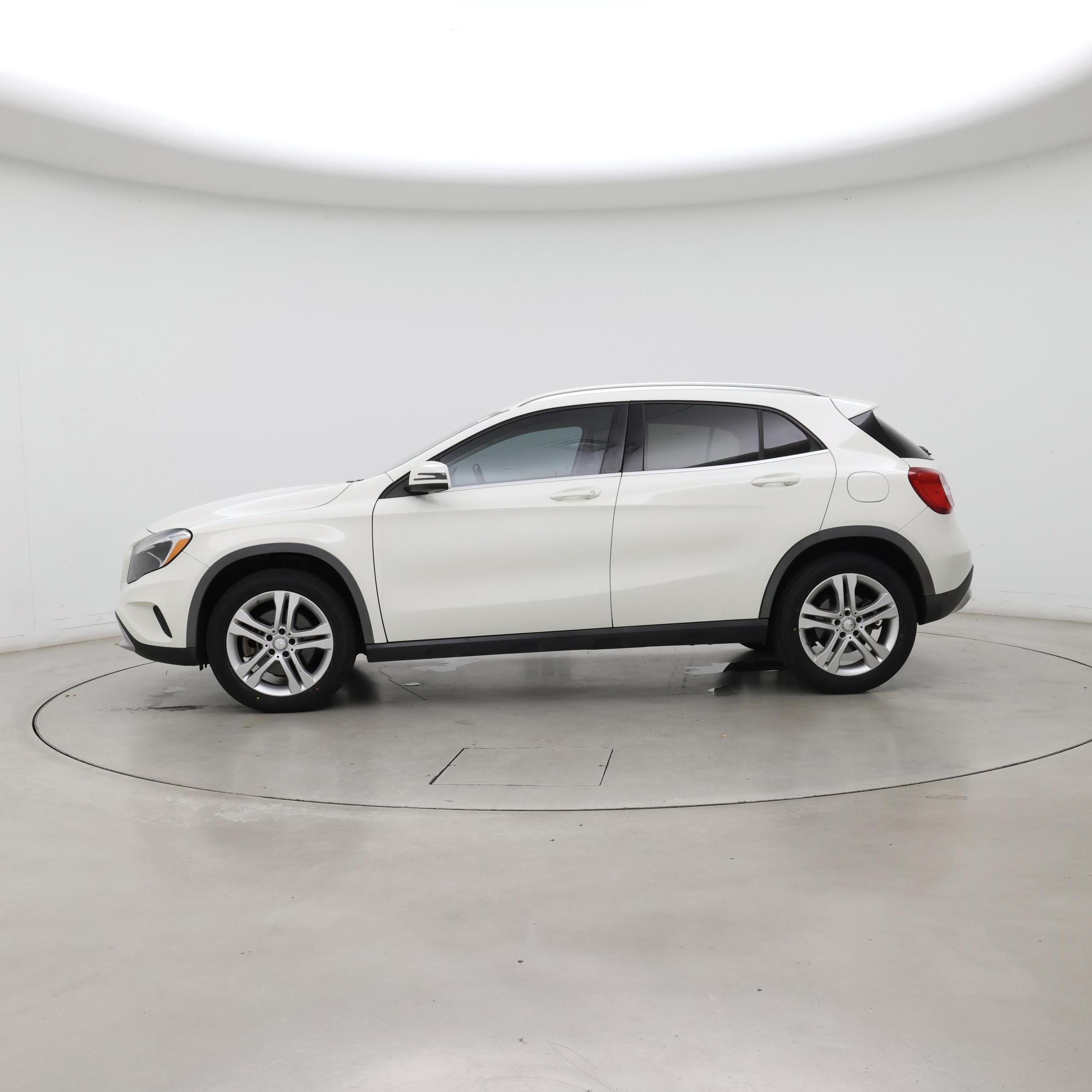 Thumbnail: 2016 Mercedes-Benz GLA - 3