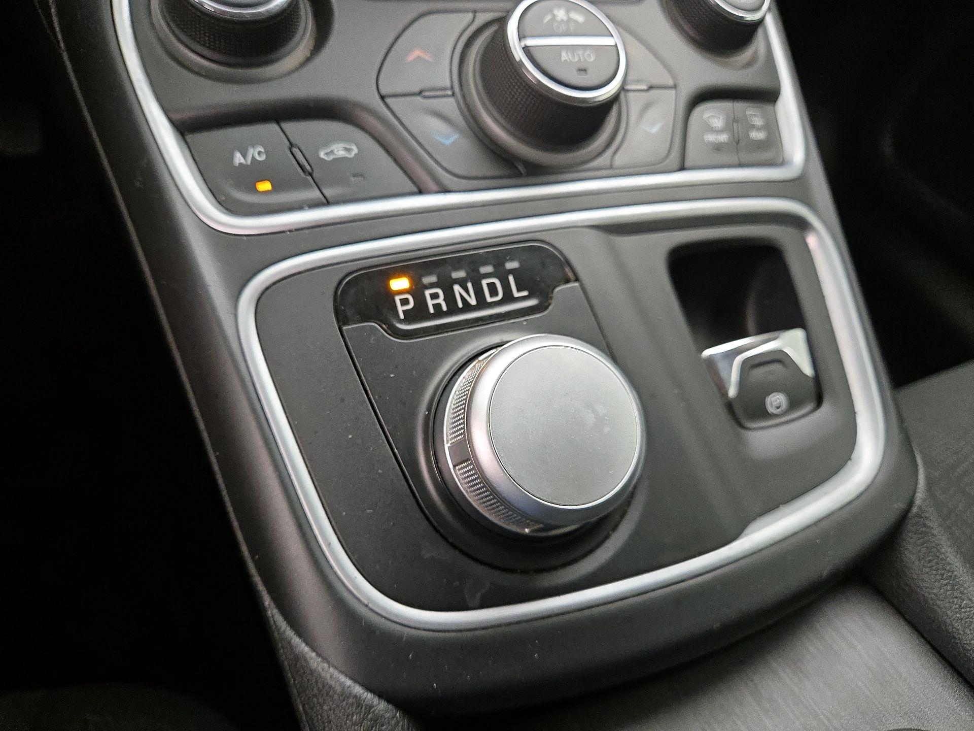Thumbnail: 2015 Chrysler 200 - 17