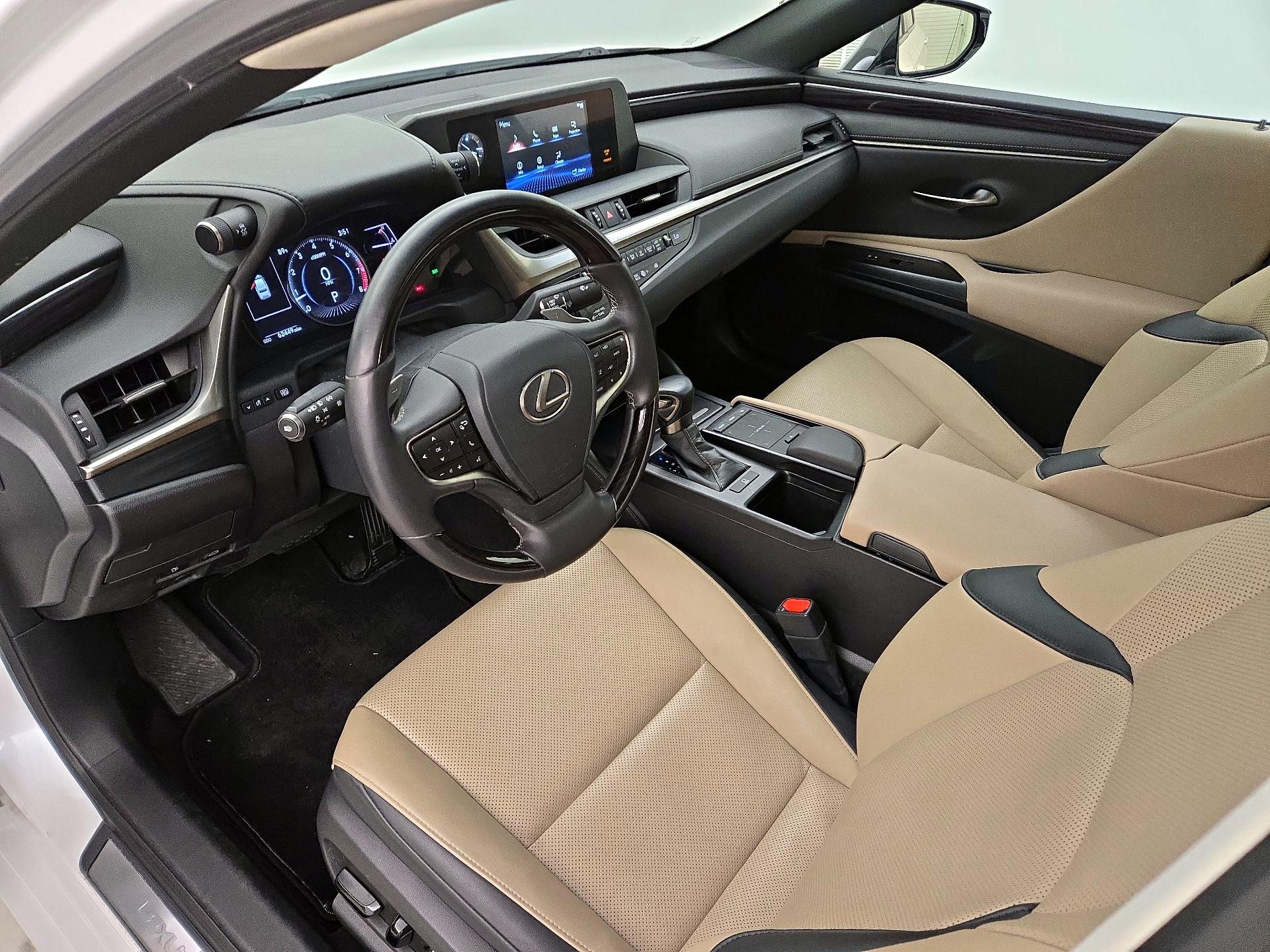 Thumbnail: 2020 Lexus ES - 11