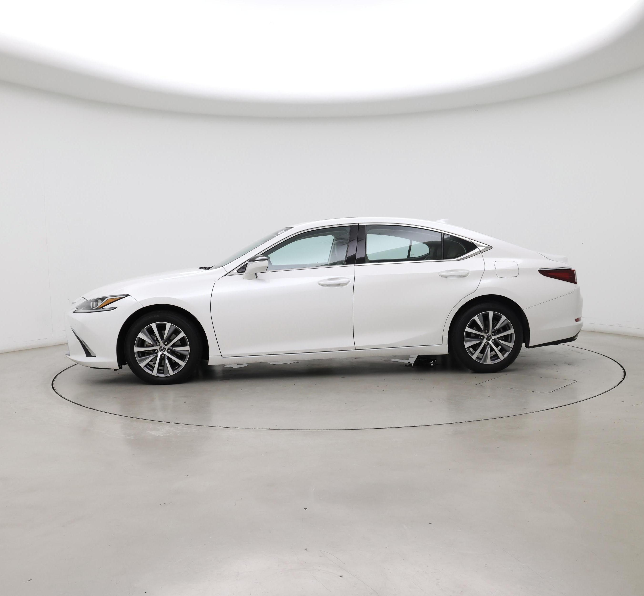 Thumbnail: 2020 Lexus ES - 3