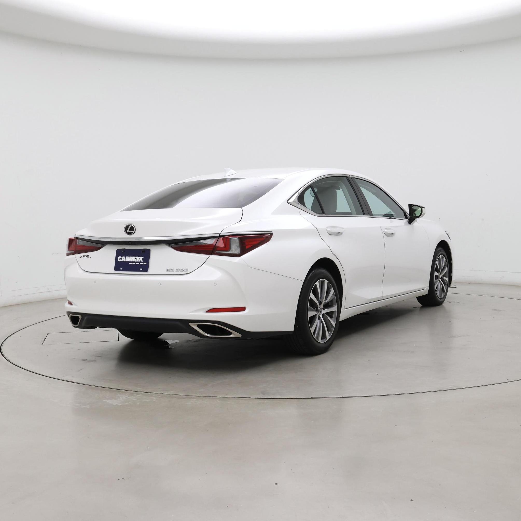 Thumbnail: 2020 Lexus ES - 8