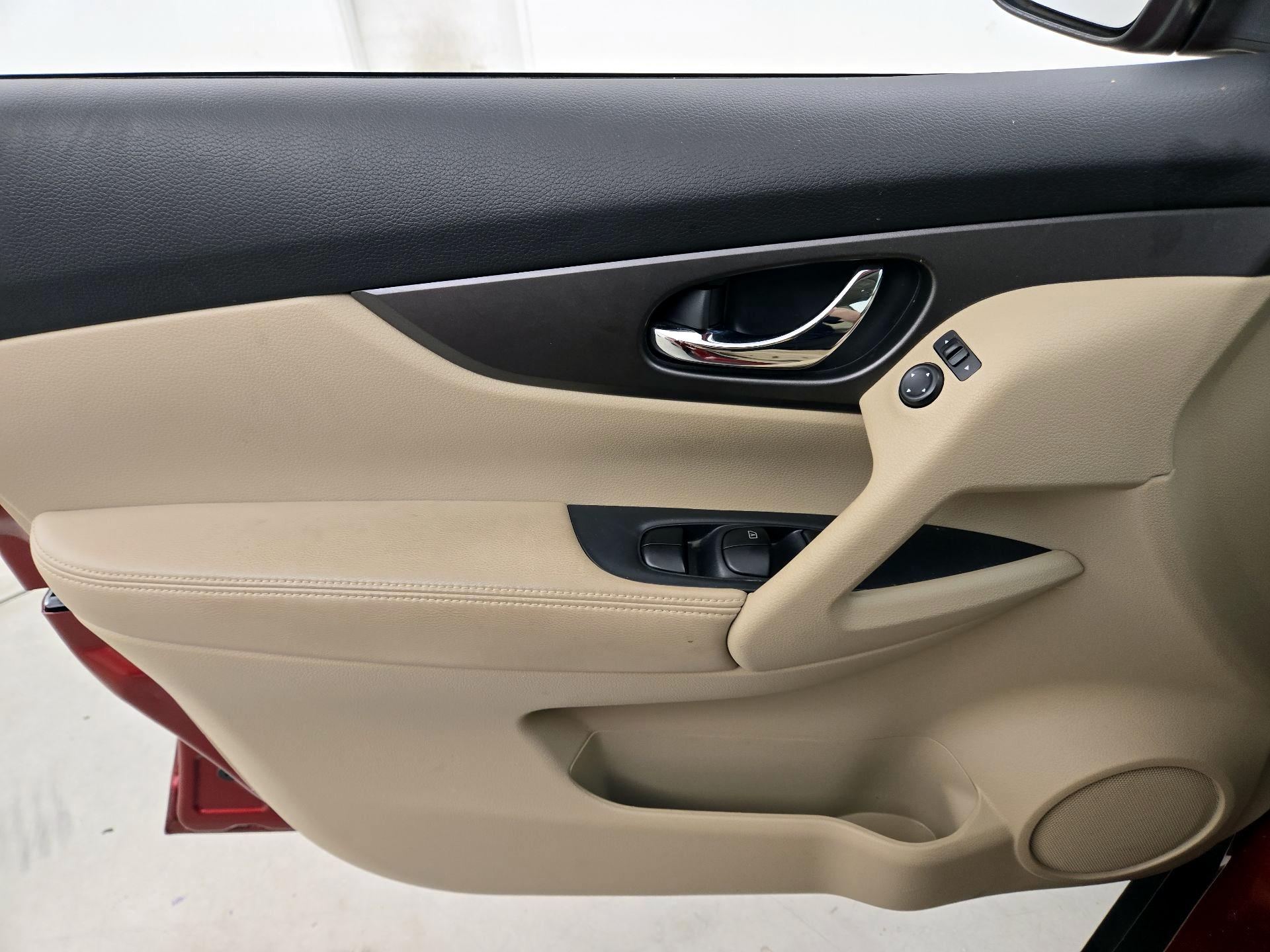 Thumbnail: 2014 Nissan Rogue - 12