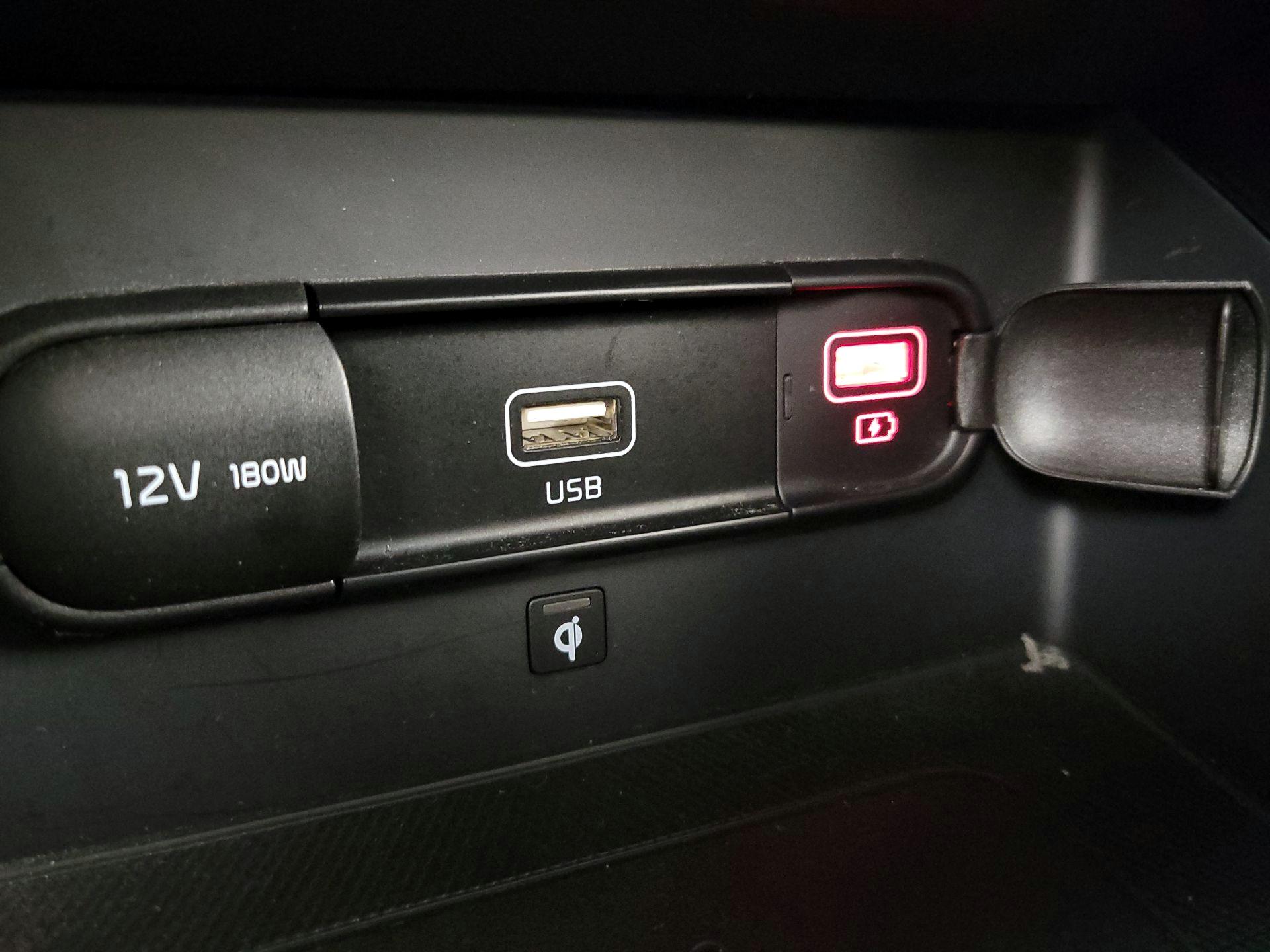 Thumbnail: 2020 Kia Niro - 17