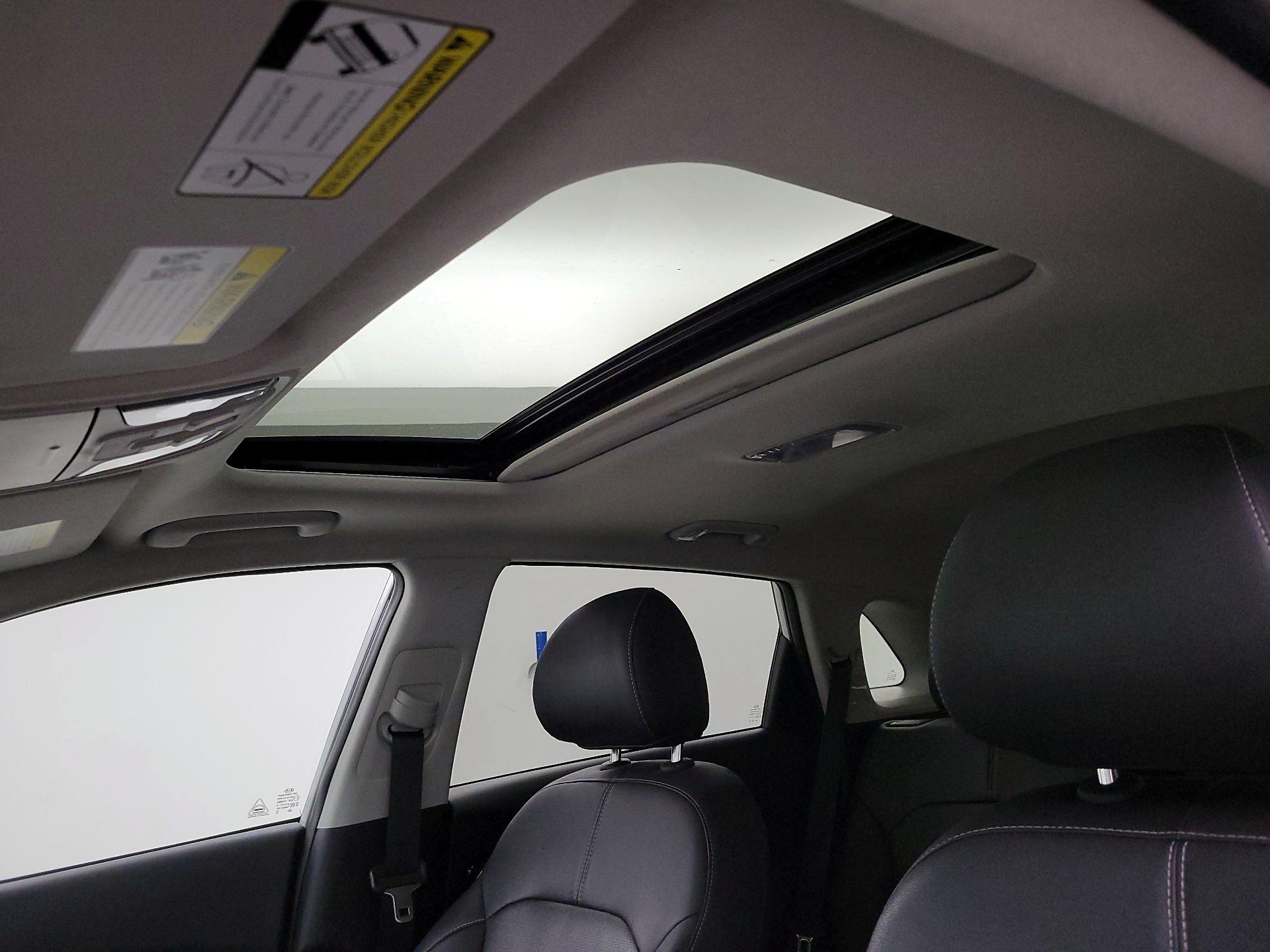 Thumbnail: 2020 Kia Niro - 18