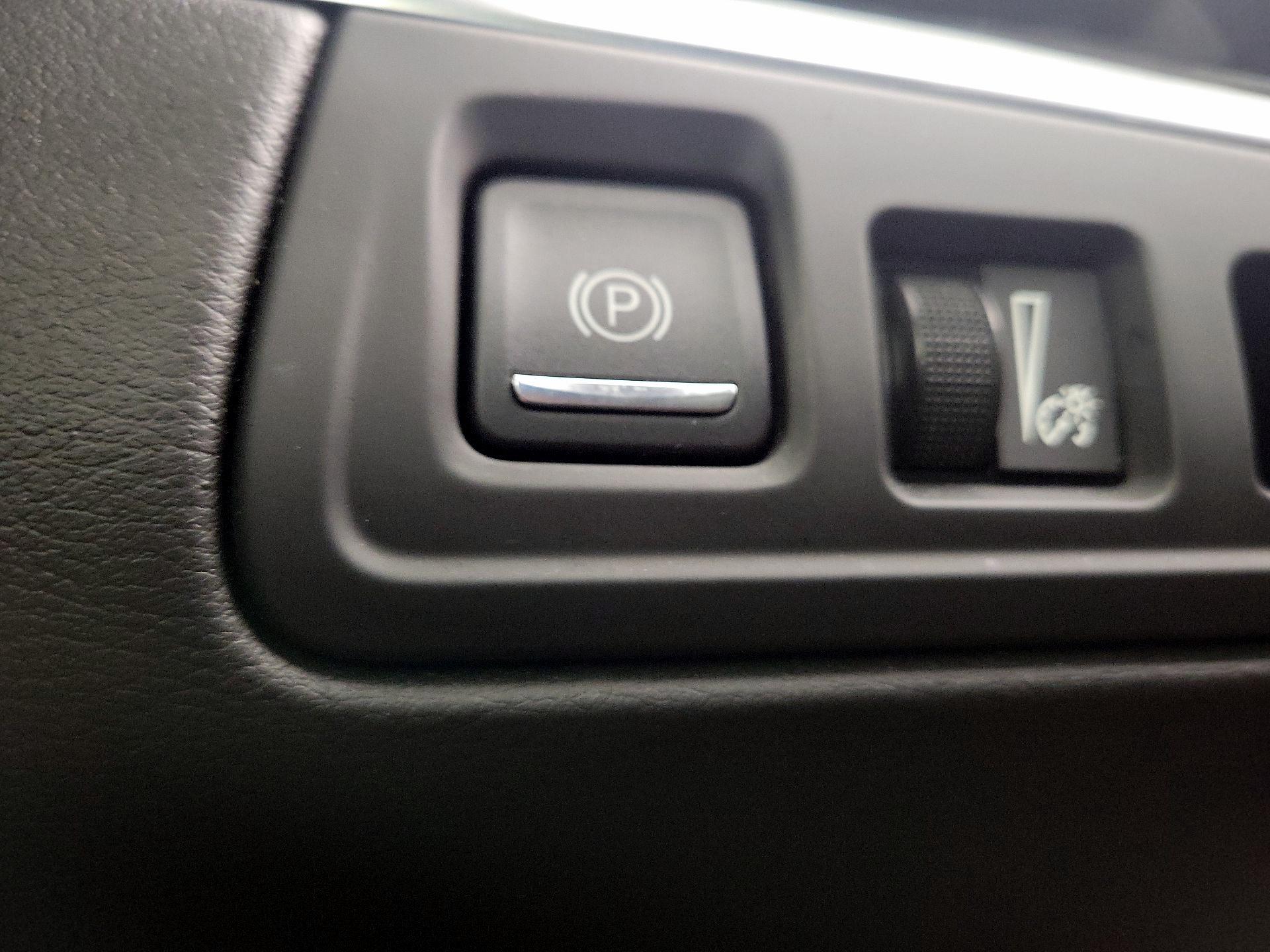 Thumbnail: 2020 Cadillac XT5 - 13