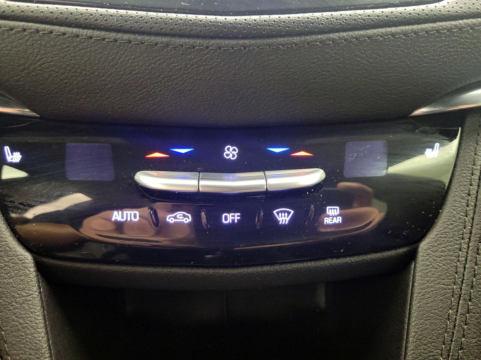 Thumbnail: 2020 Cadillac XT5 - 16
