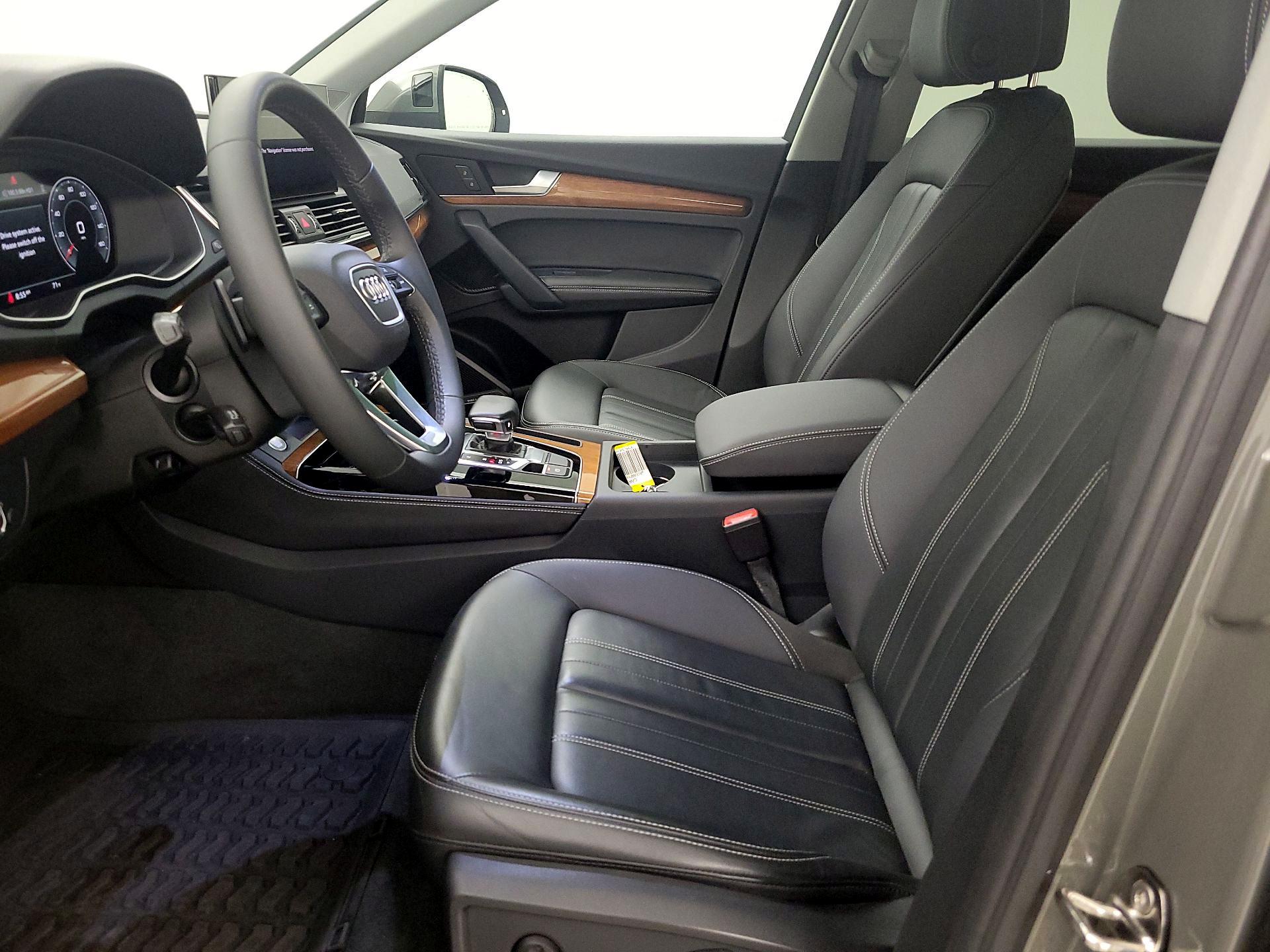 Thumbnail: 2023 Audi Q5 - 9