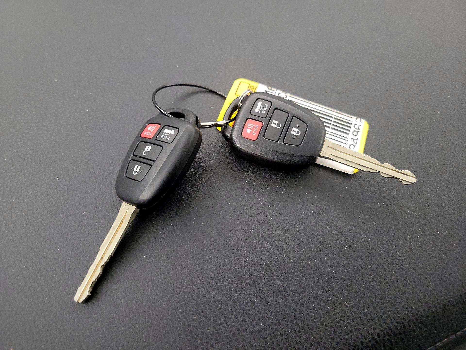 Thumbnail: 2018 Toyota Corolla - 20