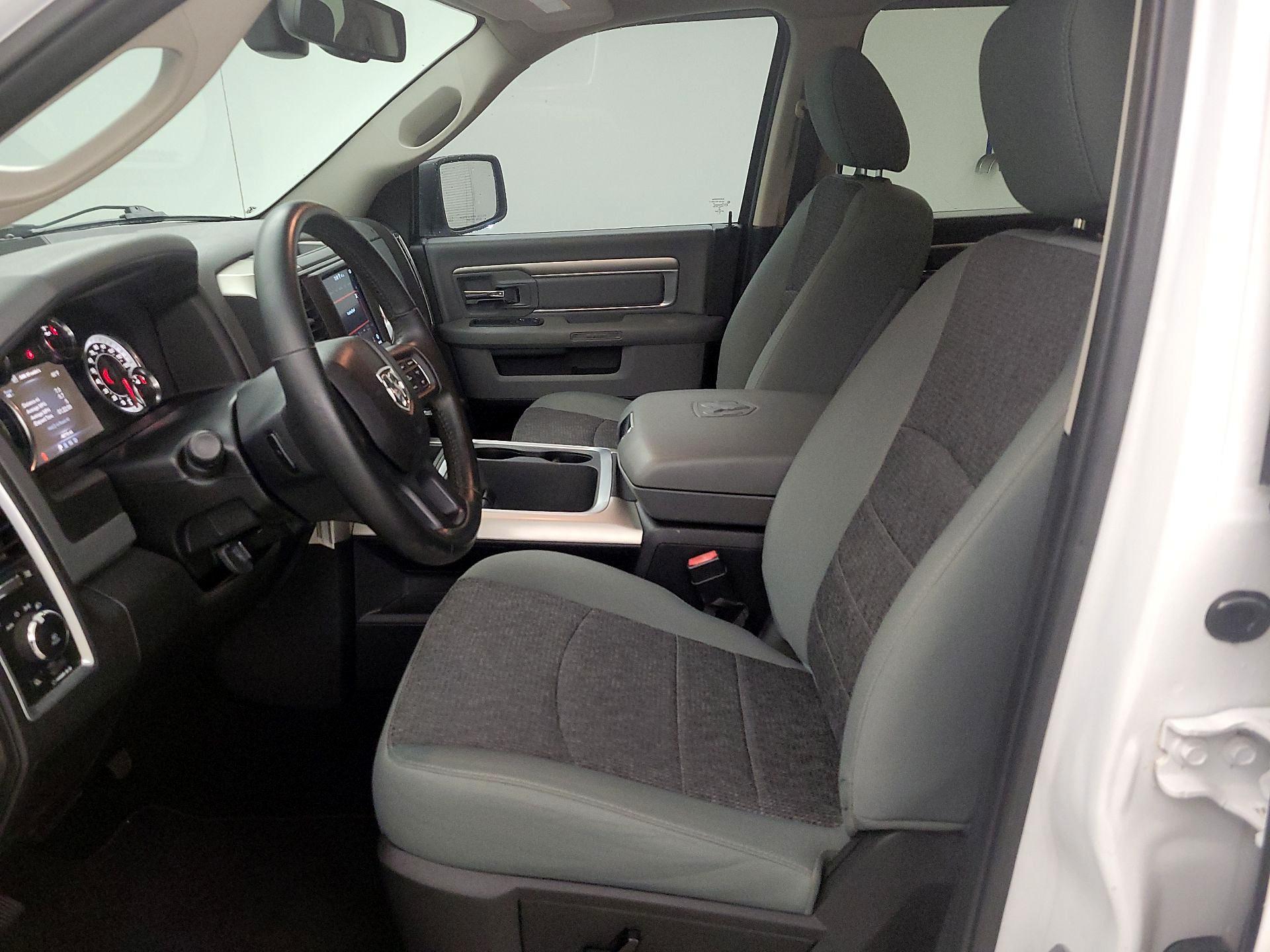 Thumbnail: 2019 RAM 1500 Classic - 9