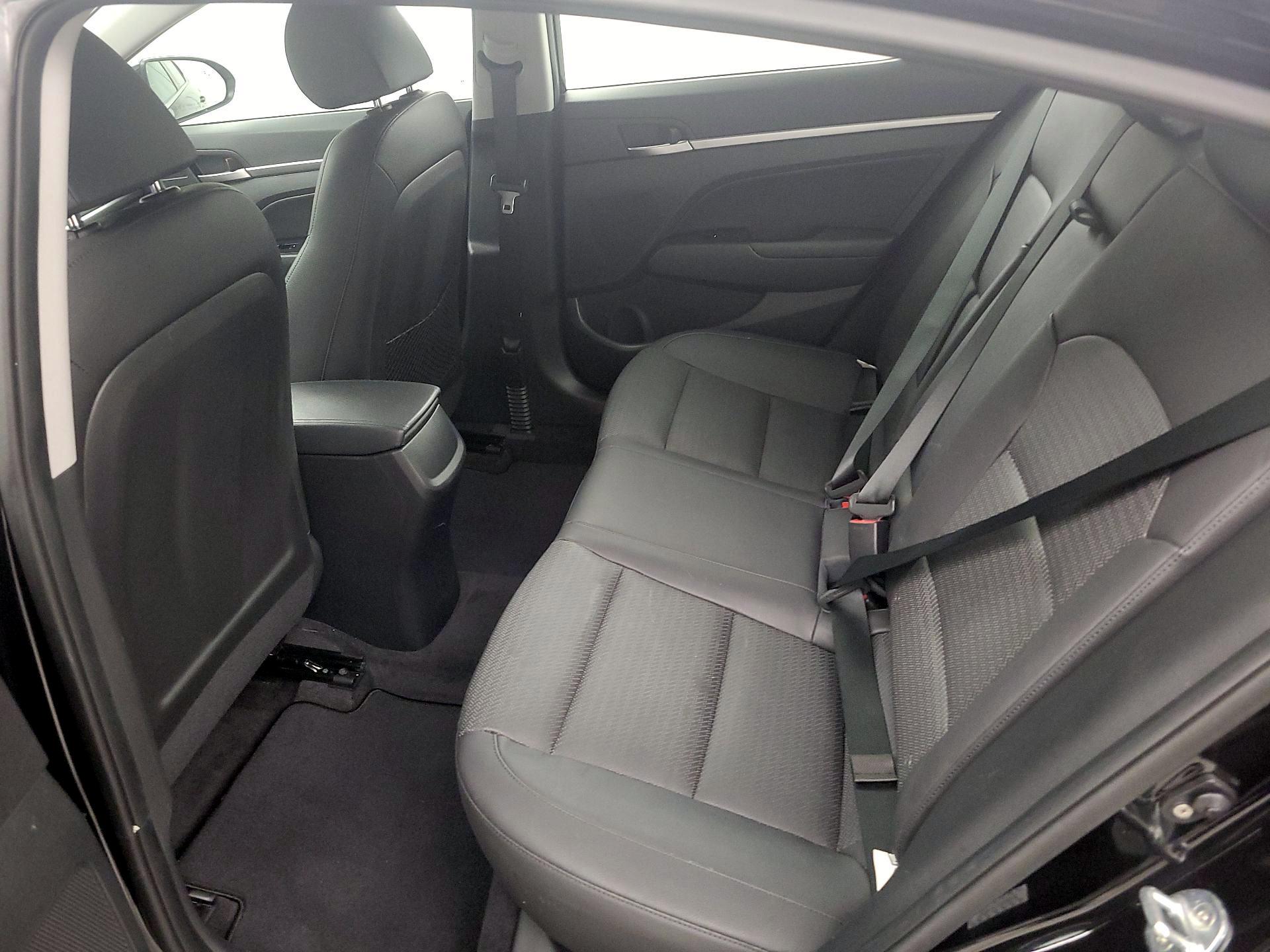 Thumbnail: 2020 Hyundai Elantra - 16