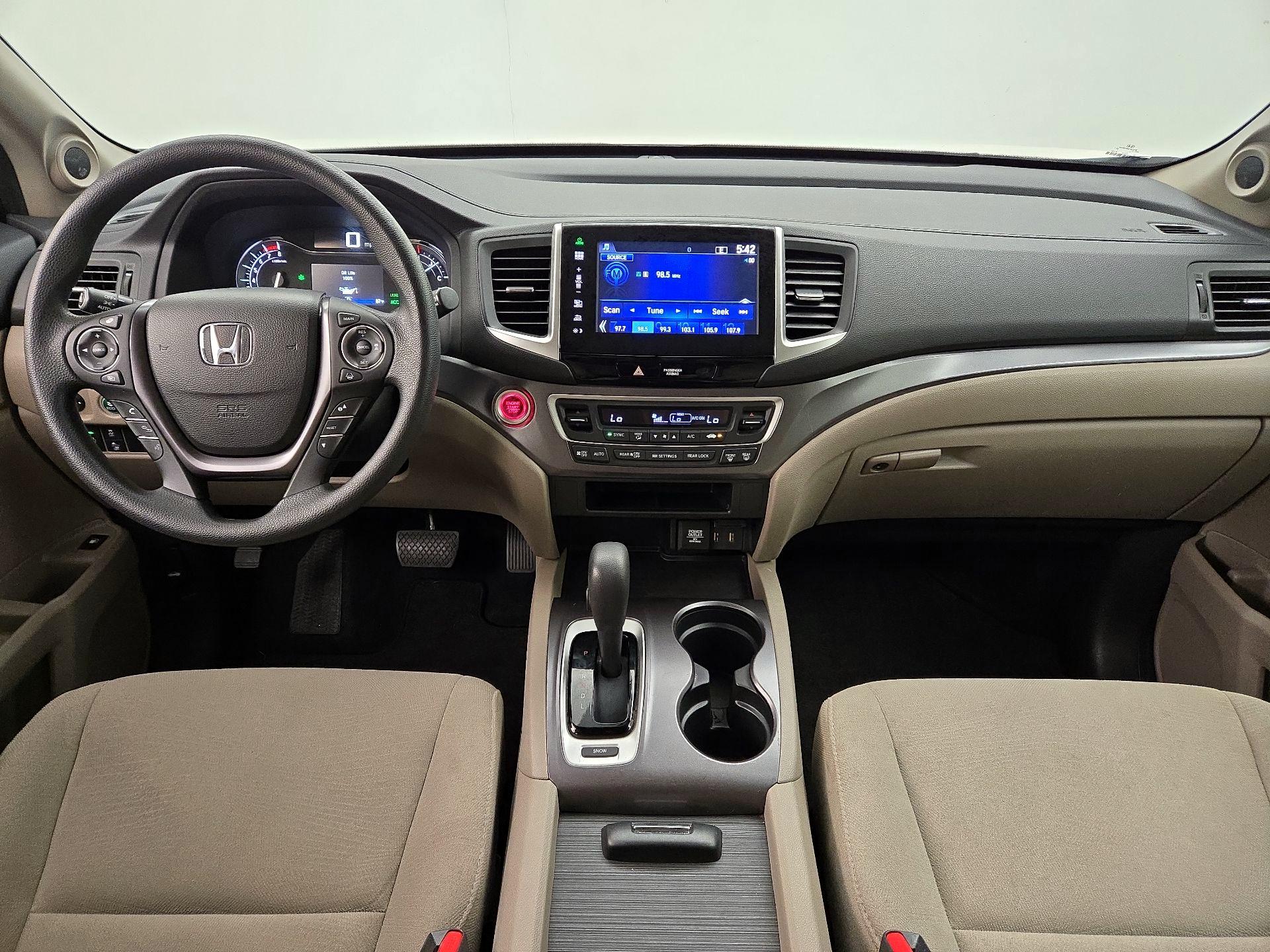 Thumbnail: 2016 Honda Pilot - 9