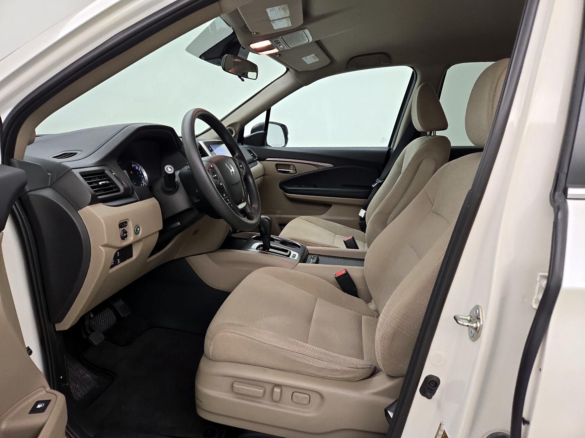 Thumbnail: 2016 Honda Pilot - 11