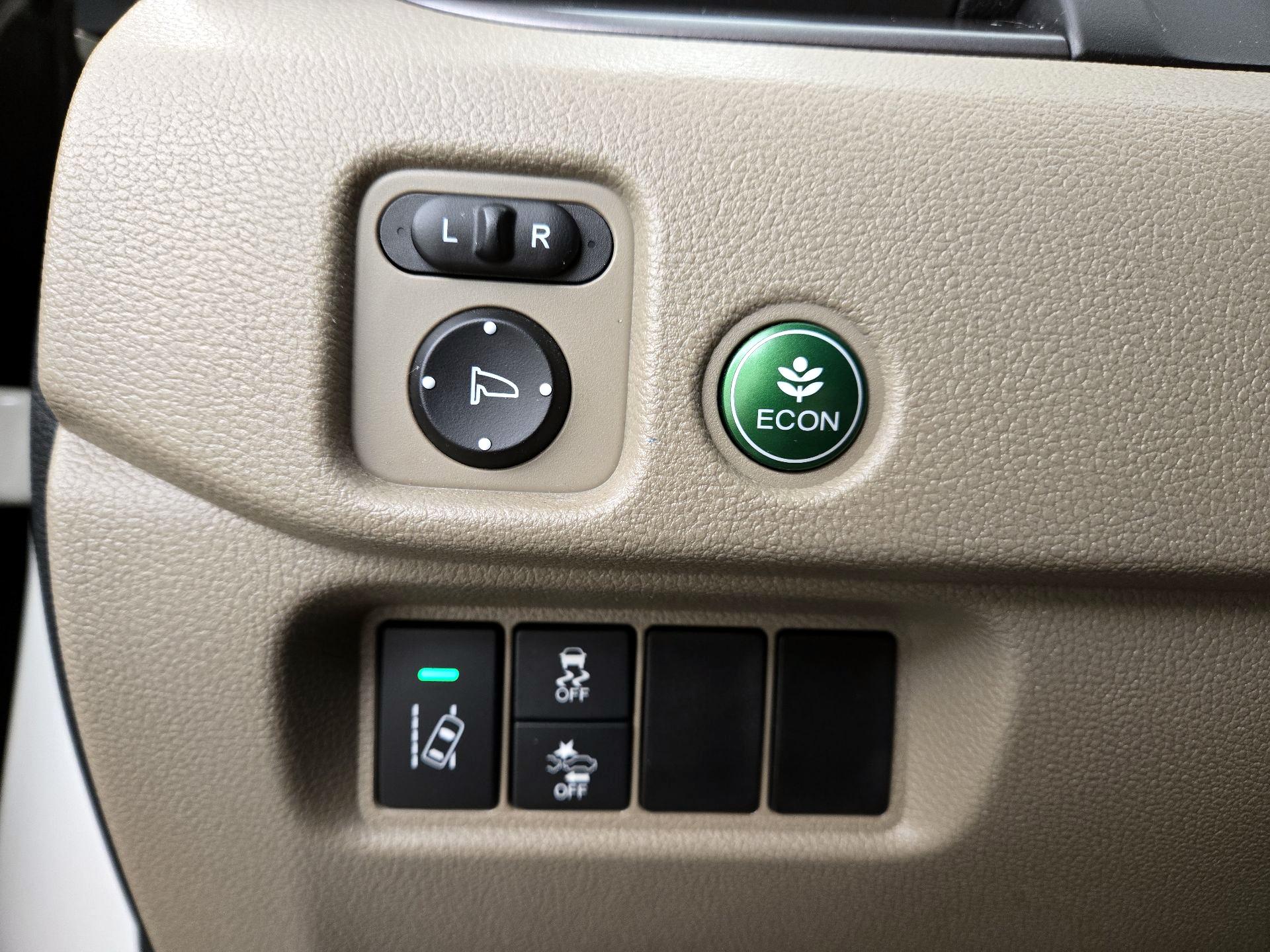 Thumbnail: 2016 Honda Pilot - 13