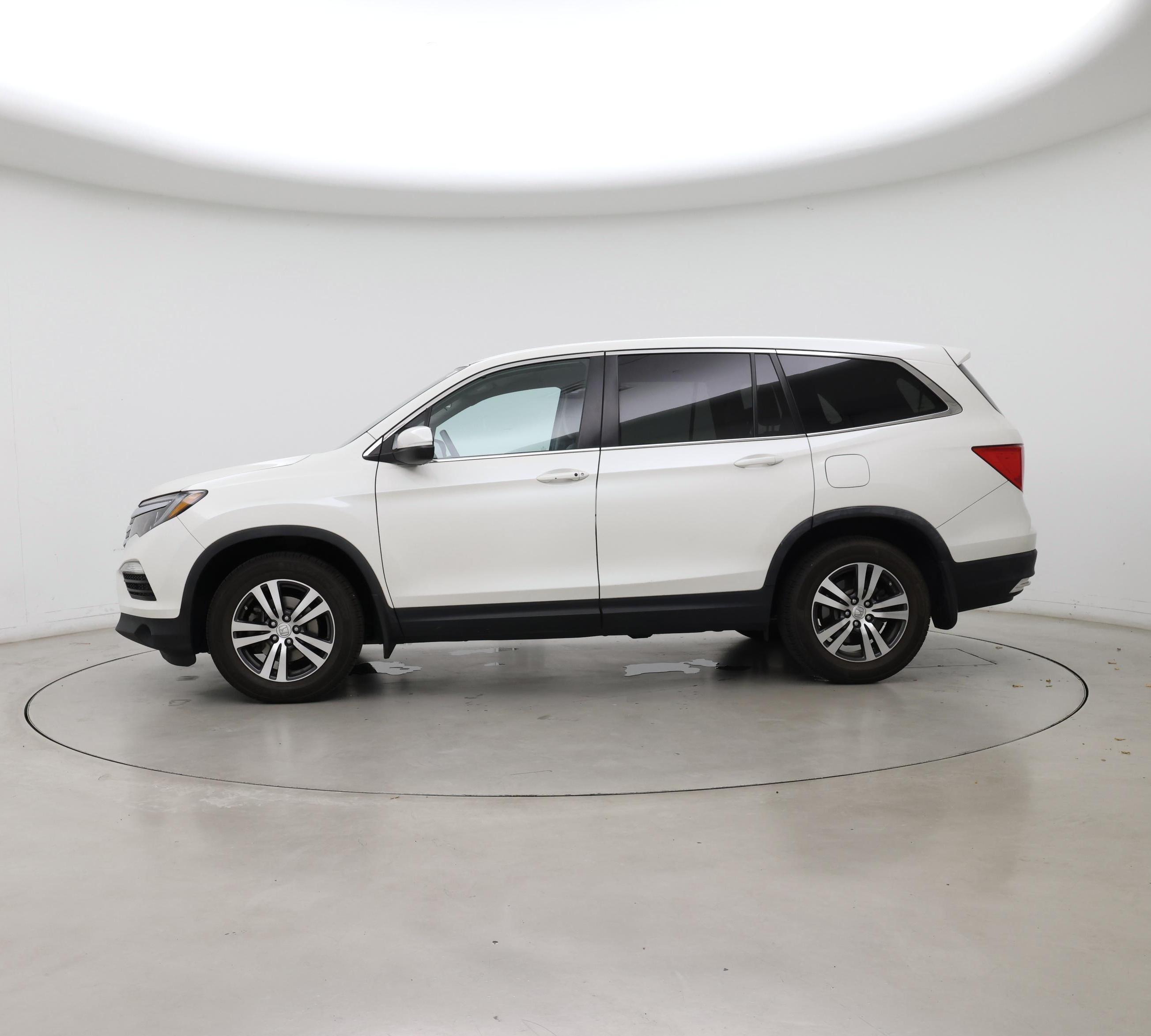 Thumbnail: 2016 Honda Pilot - 3