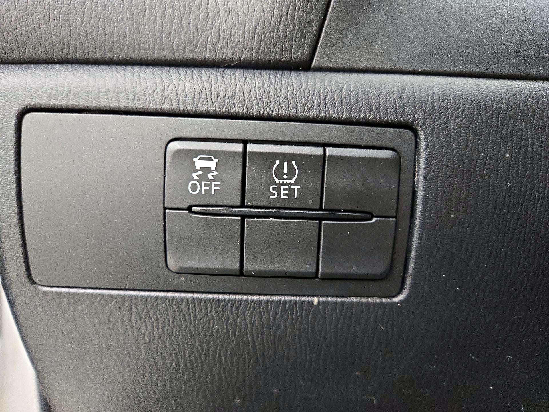 Thumbnail: 2015 Mazda Mazda3 - 13