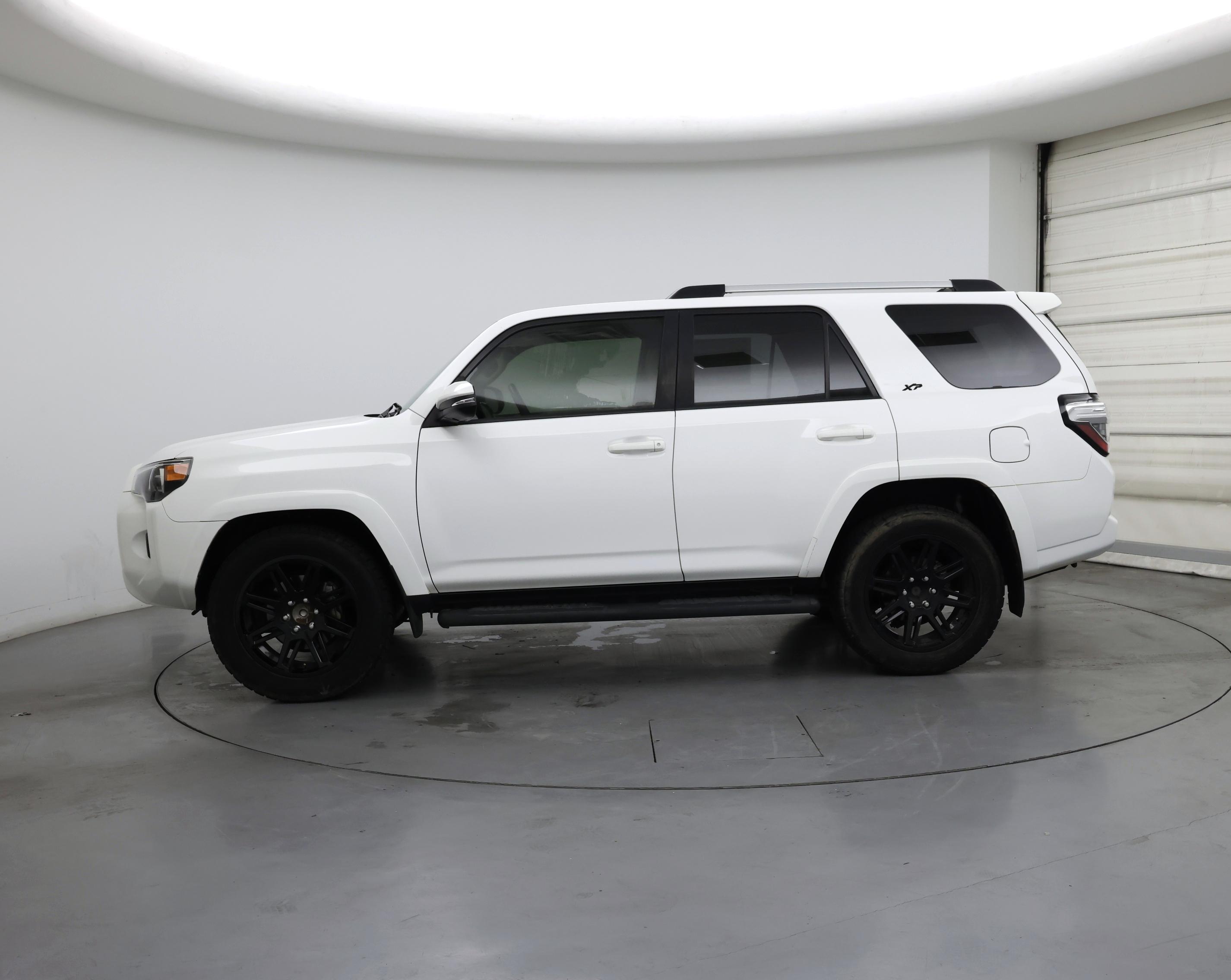 Thumbnail: 2022 Toyota 4Runner - 3