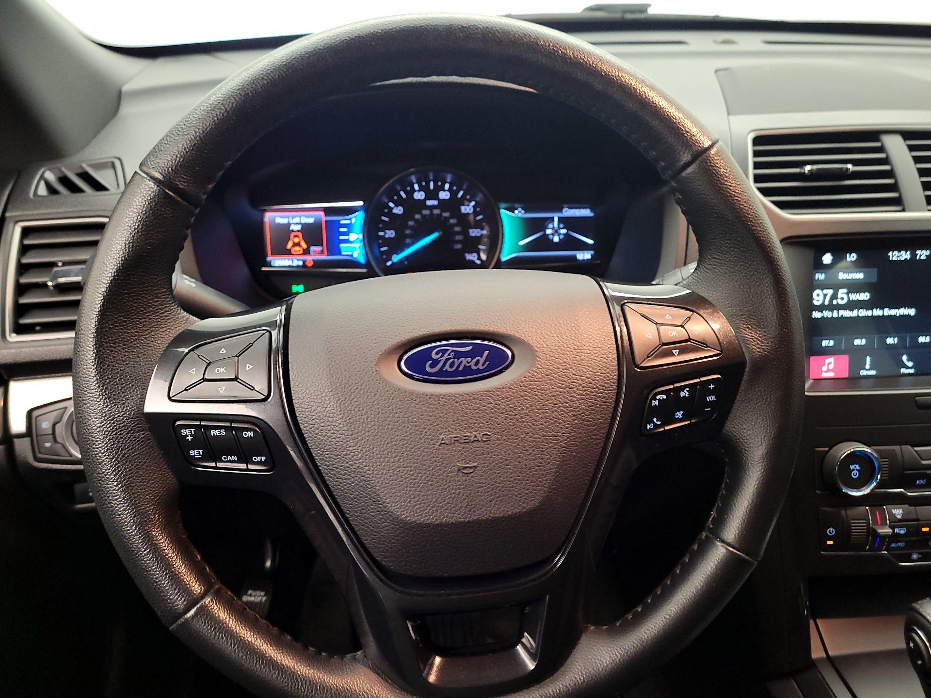 Thumbnail: 2018 Ford Explorer - 10