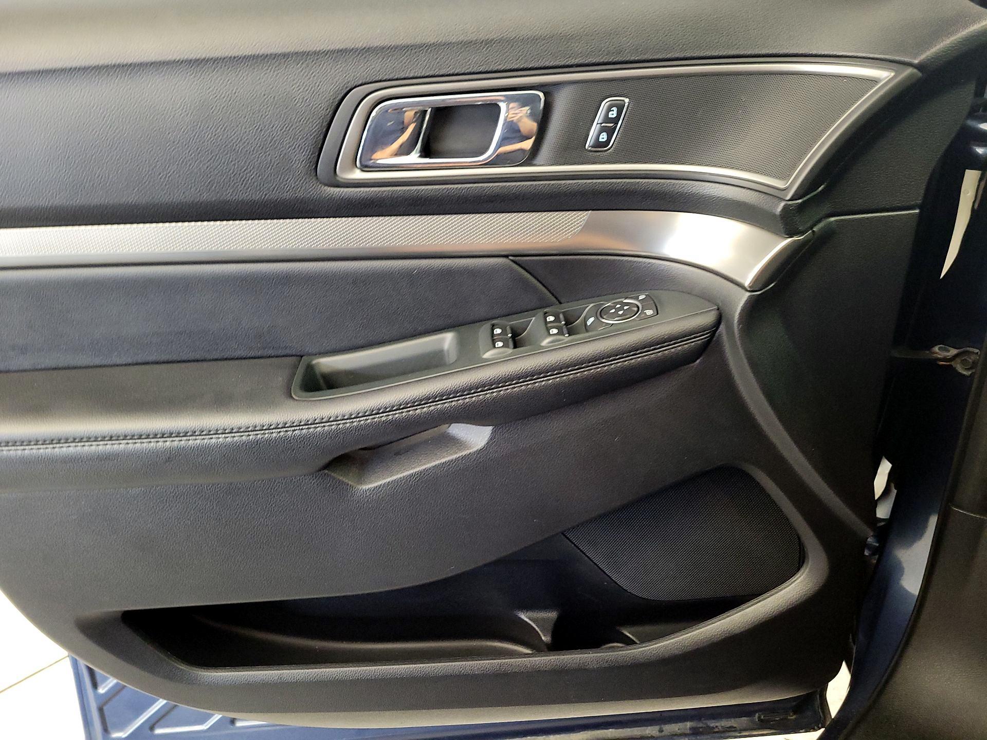 Thumbnail: 2018 Ford Explorer - 12